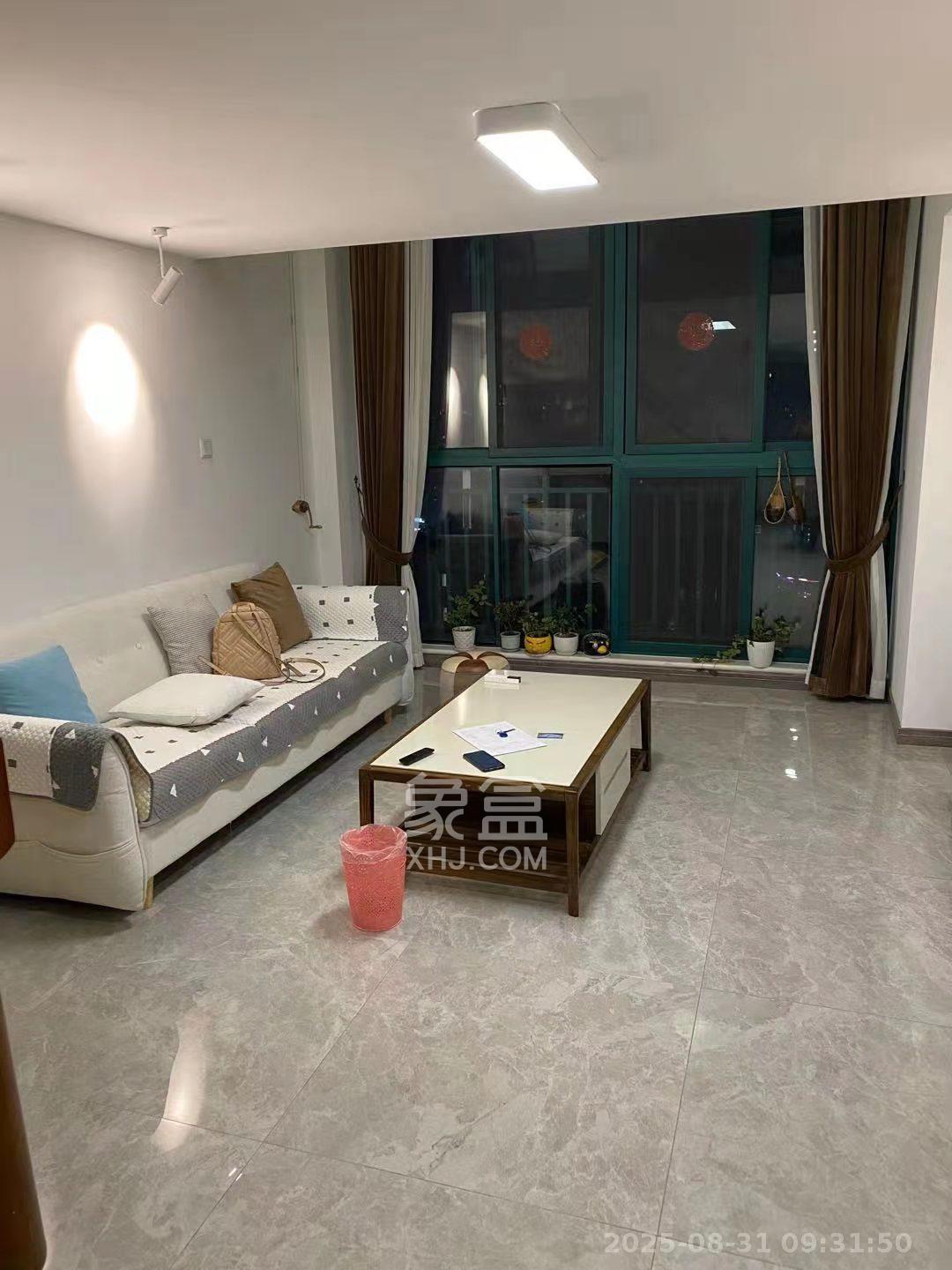 洋湖时代  1室1厅1卫    1600.0元/月 洋湖时代  1室1厅1卫    1600.0元/月室内图