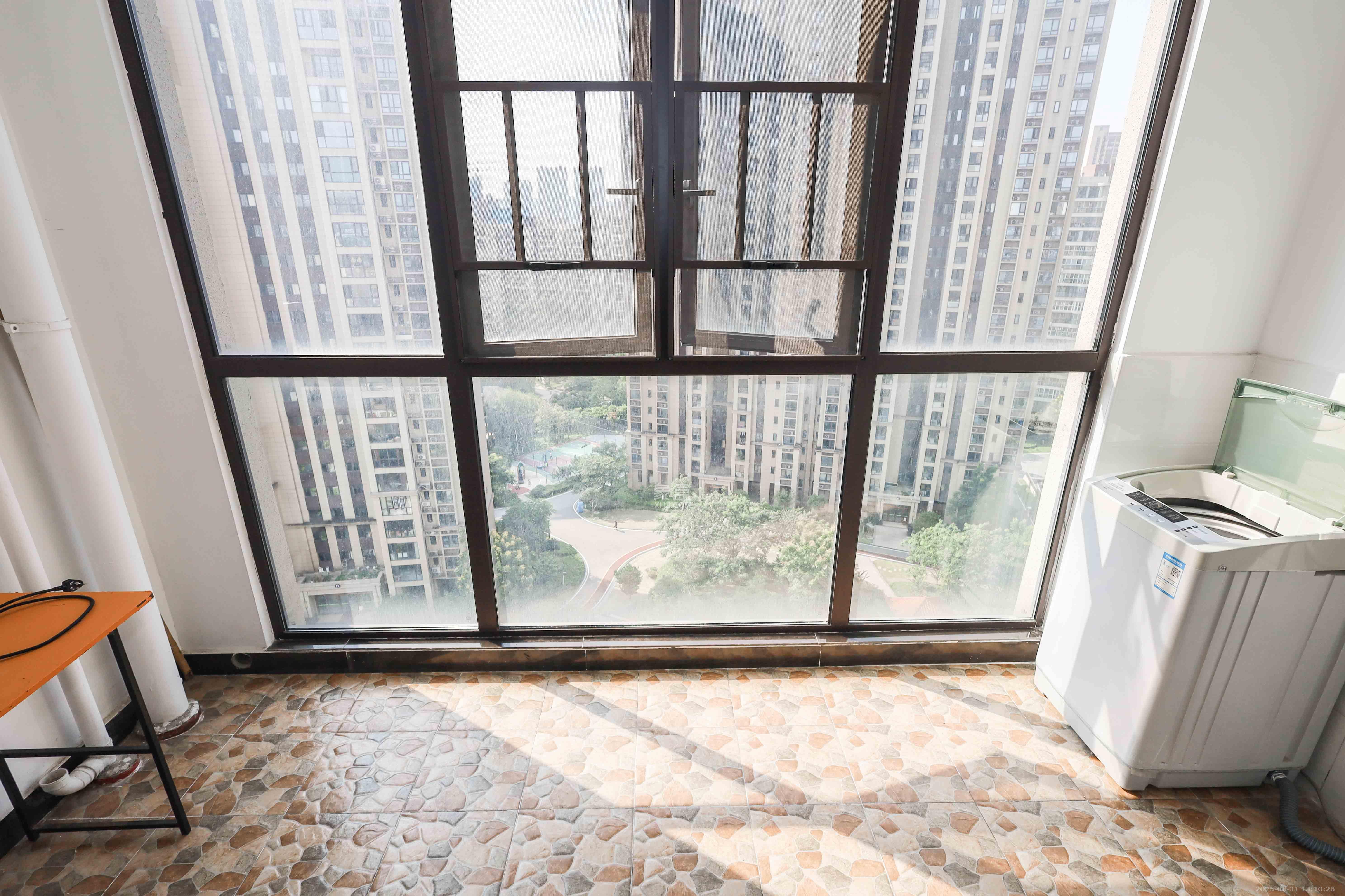 梅溪盛荟  3室2厅1卫    99.8万阳台