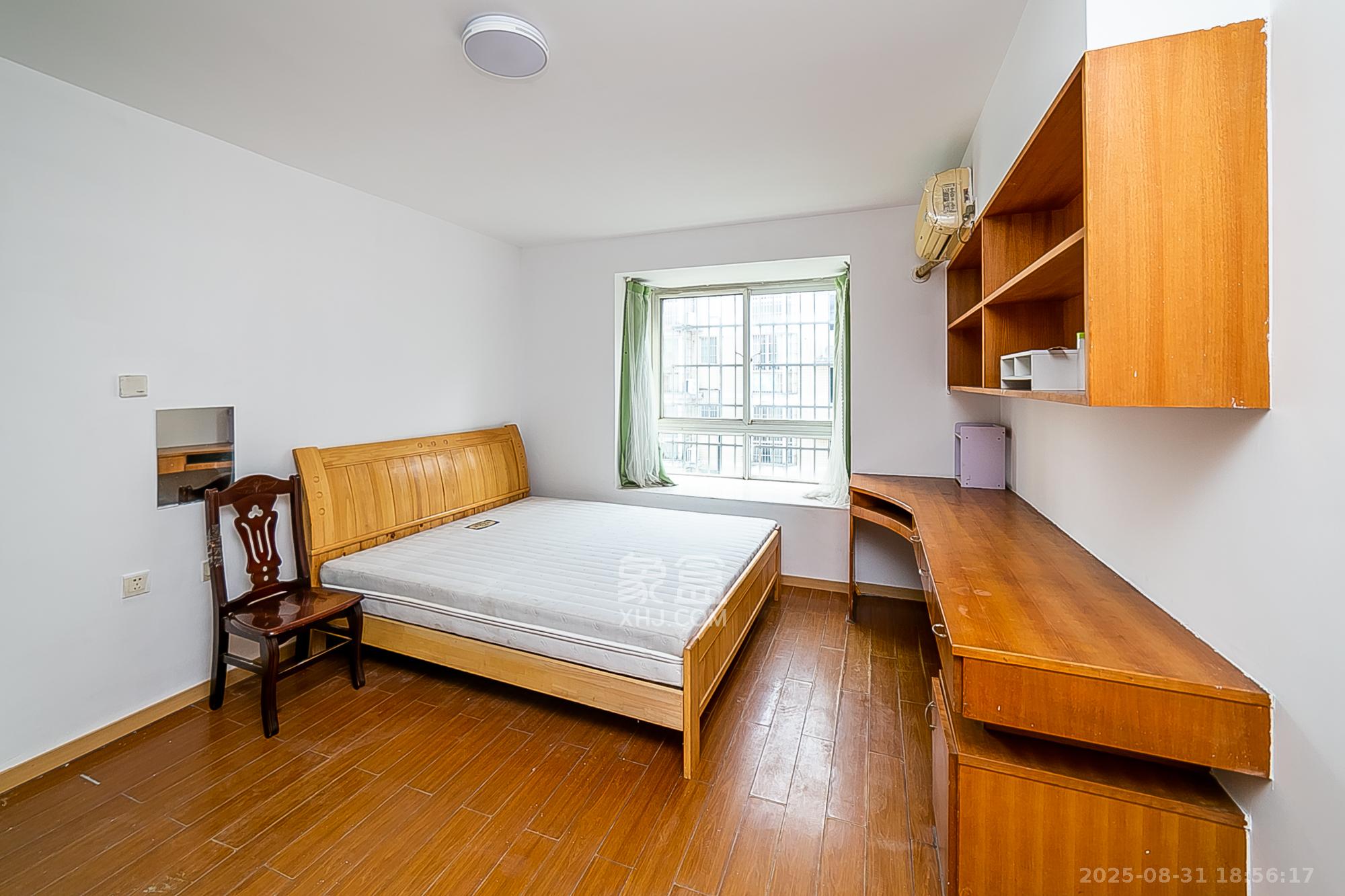 都市春天  3室2厅2卫    95.0万 都市春天  3室2厅2卫    95.0万卧室