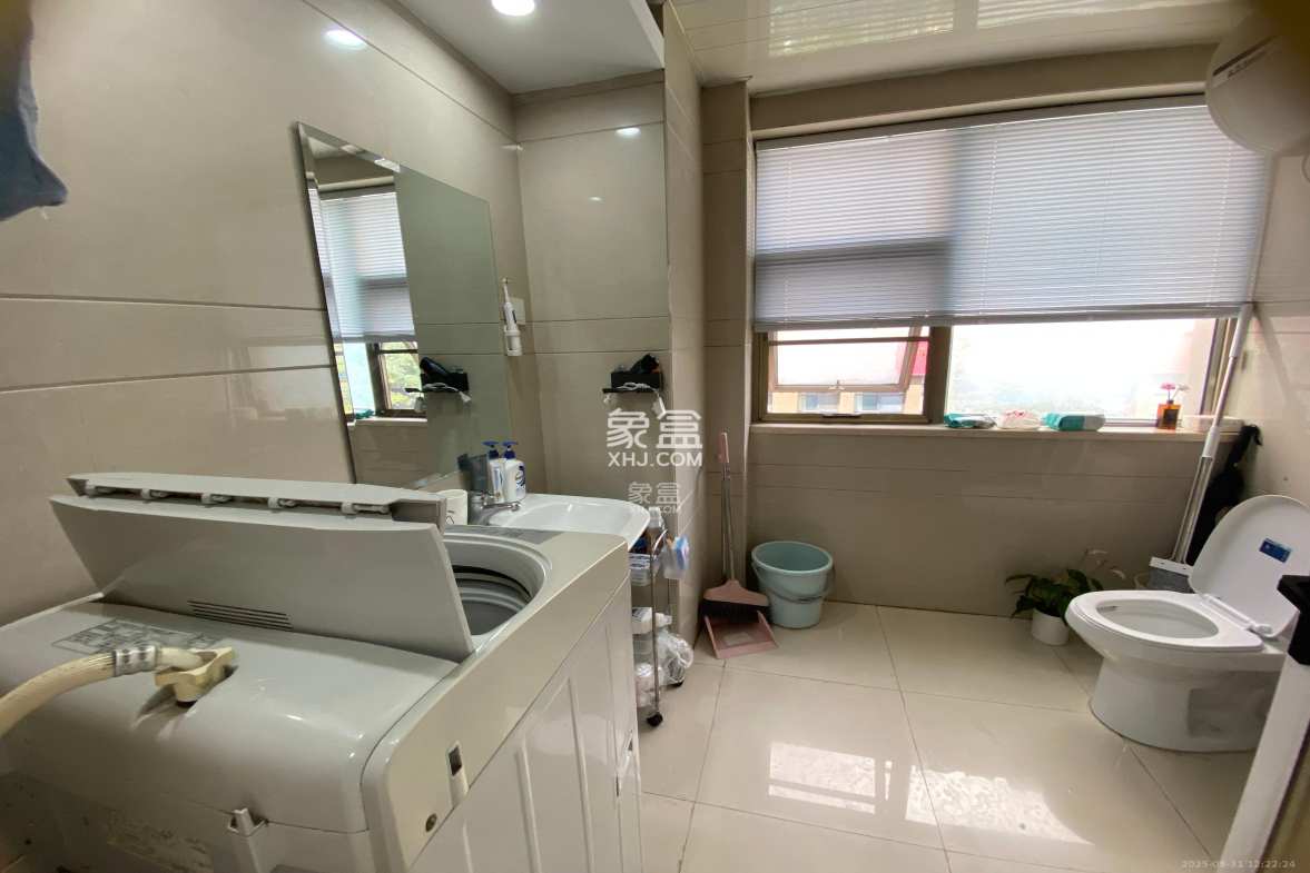 麓谷坐标 1室1厅1卫 1989.0元/月 麓谷坐标 1室1厅1卫 1989.0元/月室内图