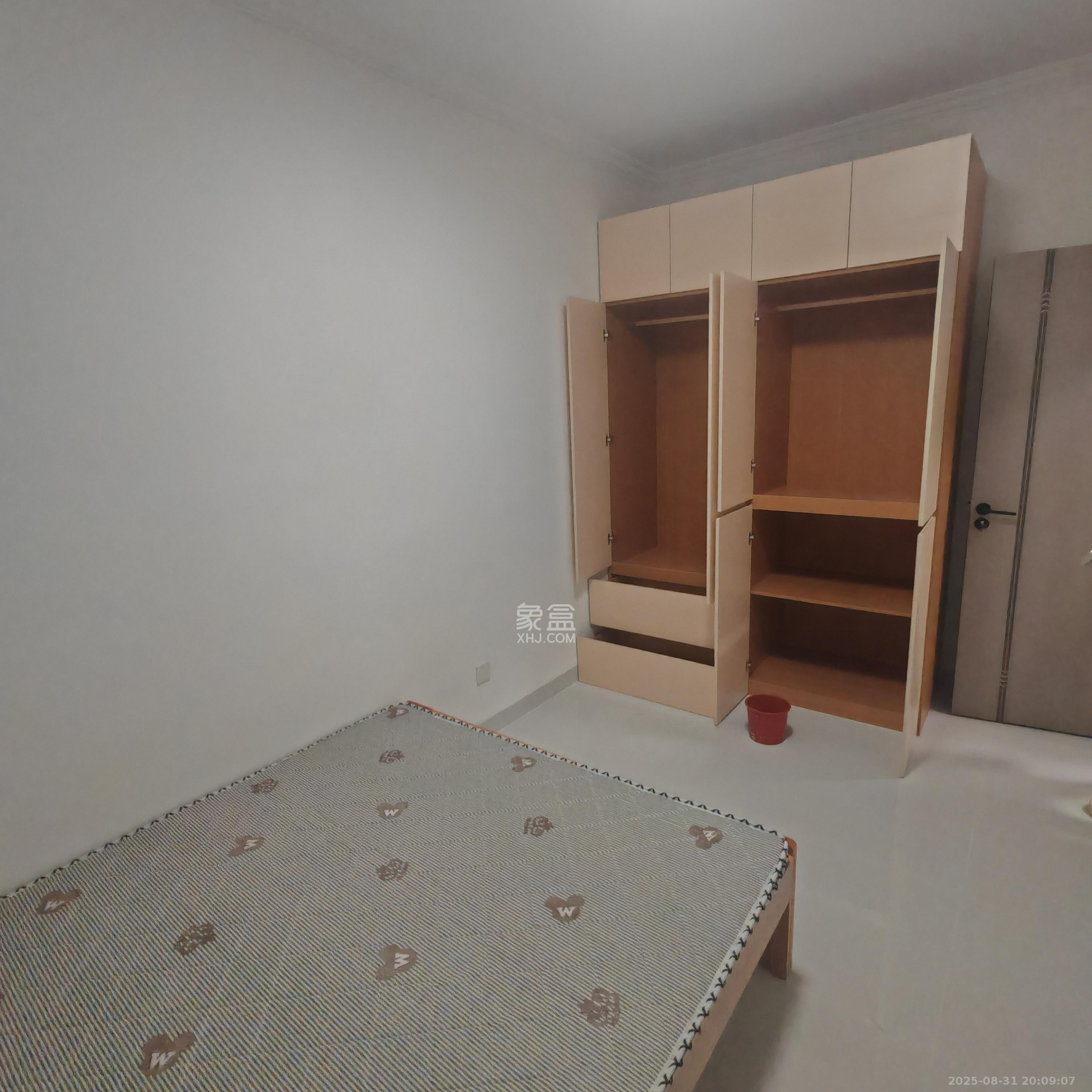 文景家园  2室1厅1卫    2400.0元/月室内图