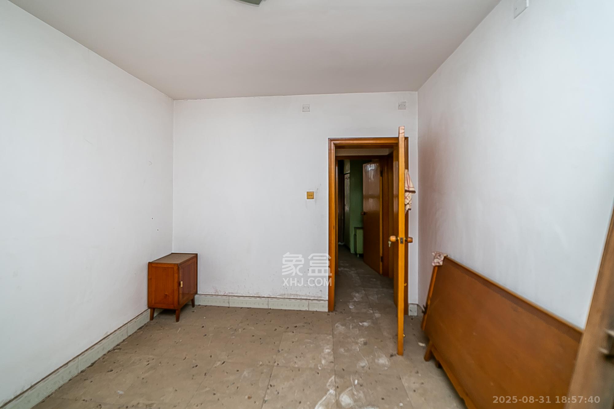 长坡社区  2室1厅1卫    35.0万 长坡社区  2室1厅1卫    35.0万卧室