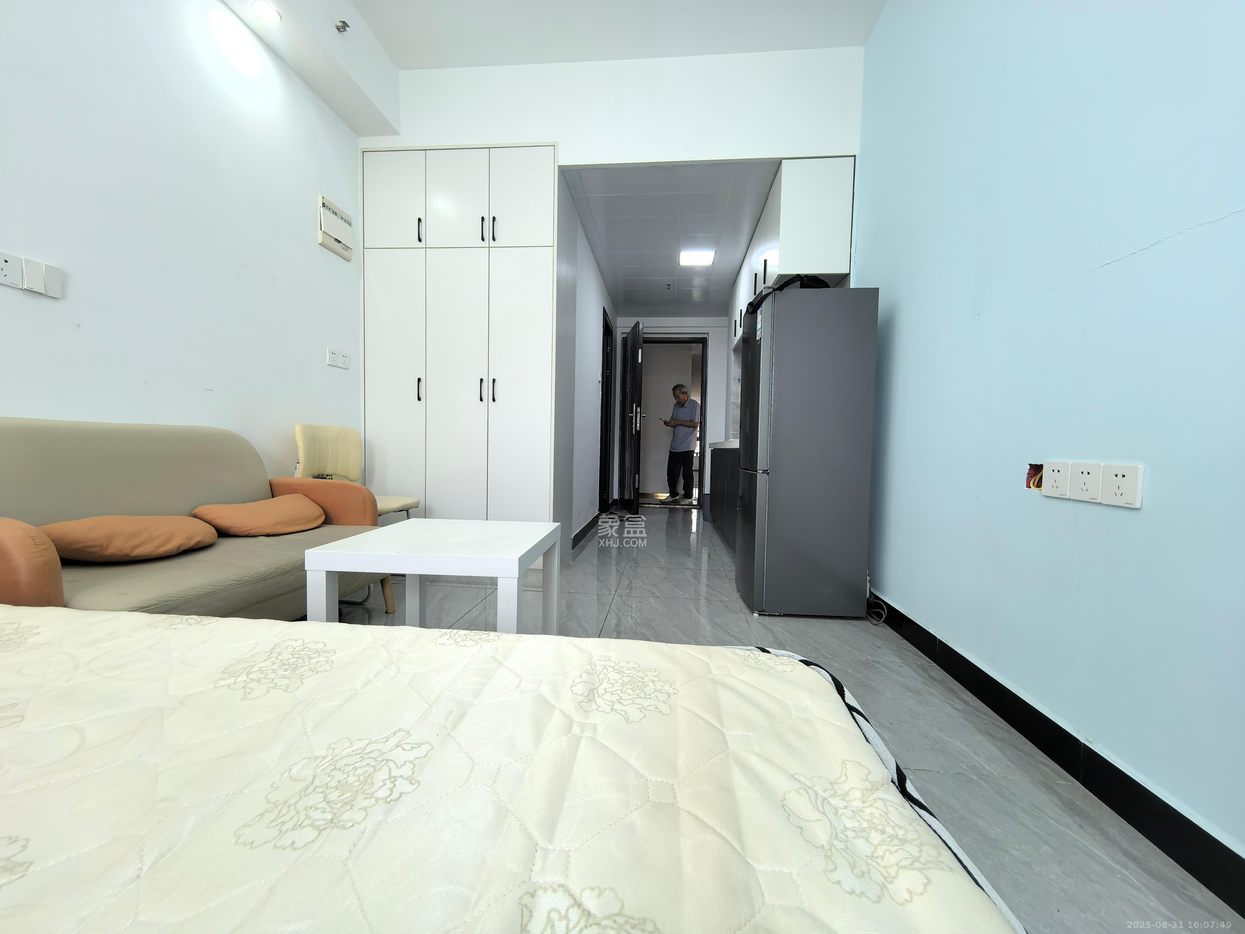 保利麓谷林语I区  1室1厅1卫    1500.0元/月 保利麓谷林语I区  1室1厅1卫    1500.0元/月室内图