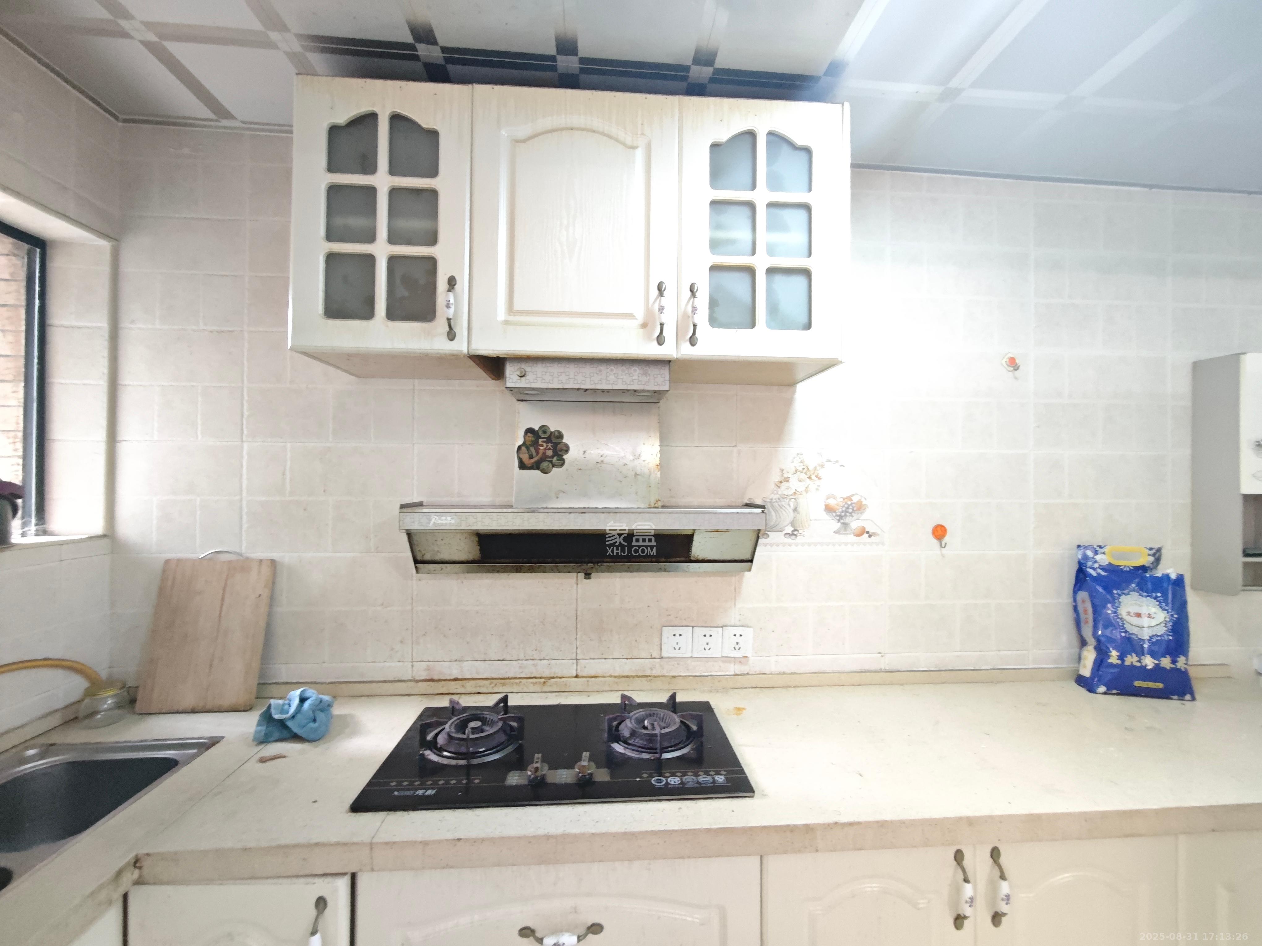 加加大街（华景苑）  3室2厅2卫    1800.0元/月室内图