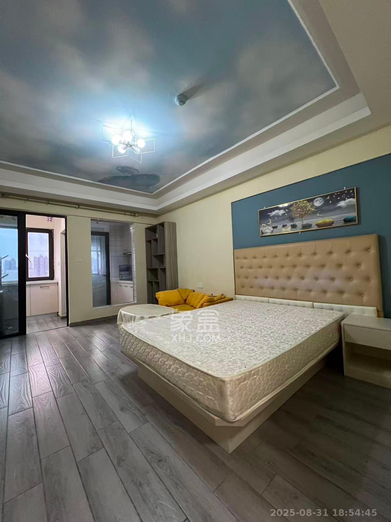 国泰九龙湾  1室1厅1卫    1400.0元/月 国泰九龙湾  1室1厅1卫    1400.0元/月