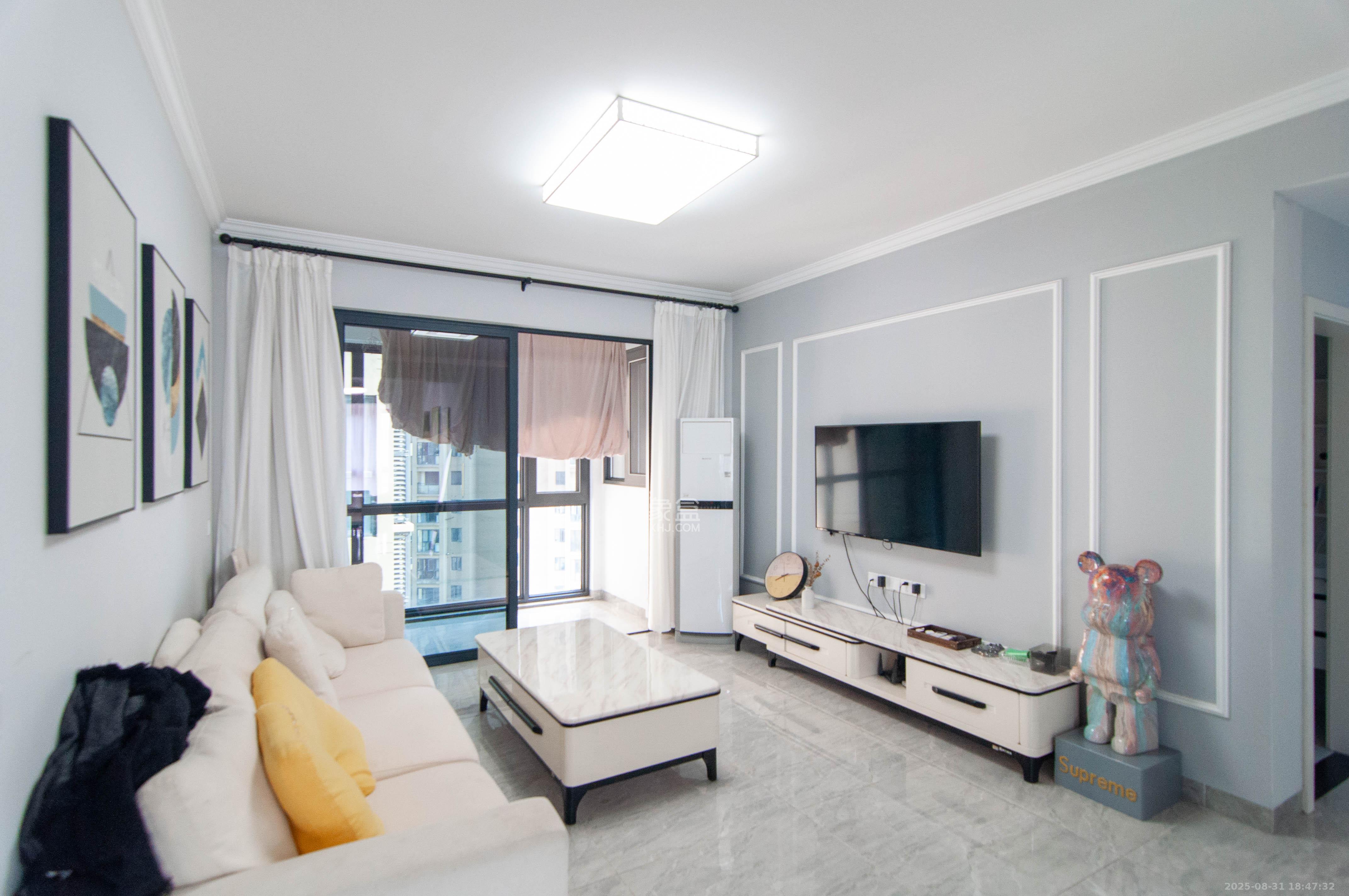 中建梅溪湖中心 4室2厅2卫 188.0万 中建梅溪湖中心 4室2厅2卫 188.0万客厅