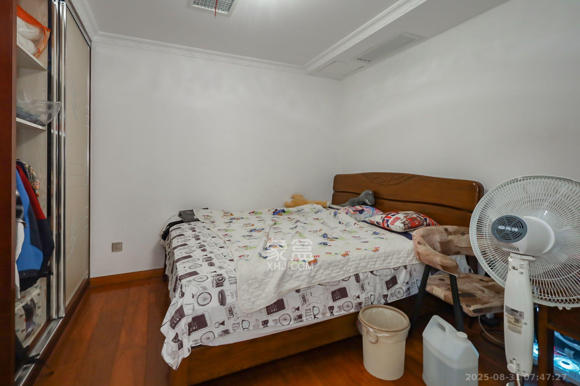 卓越蔚蓝海岸二期  4室2厅2卫    4800.0元/月室内图