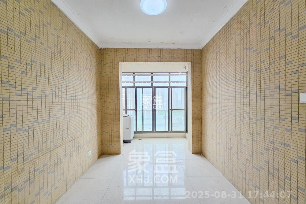 新华都万家城  3室2厅2卫    2000.0元/月室内图