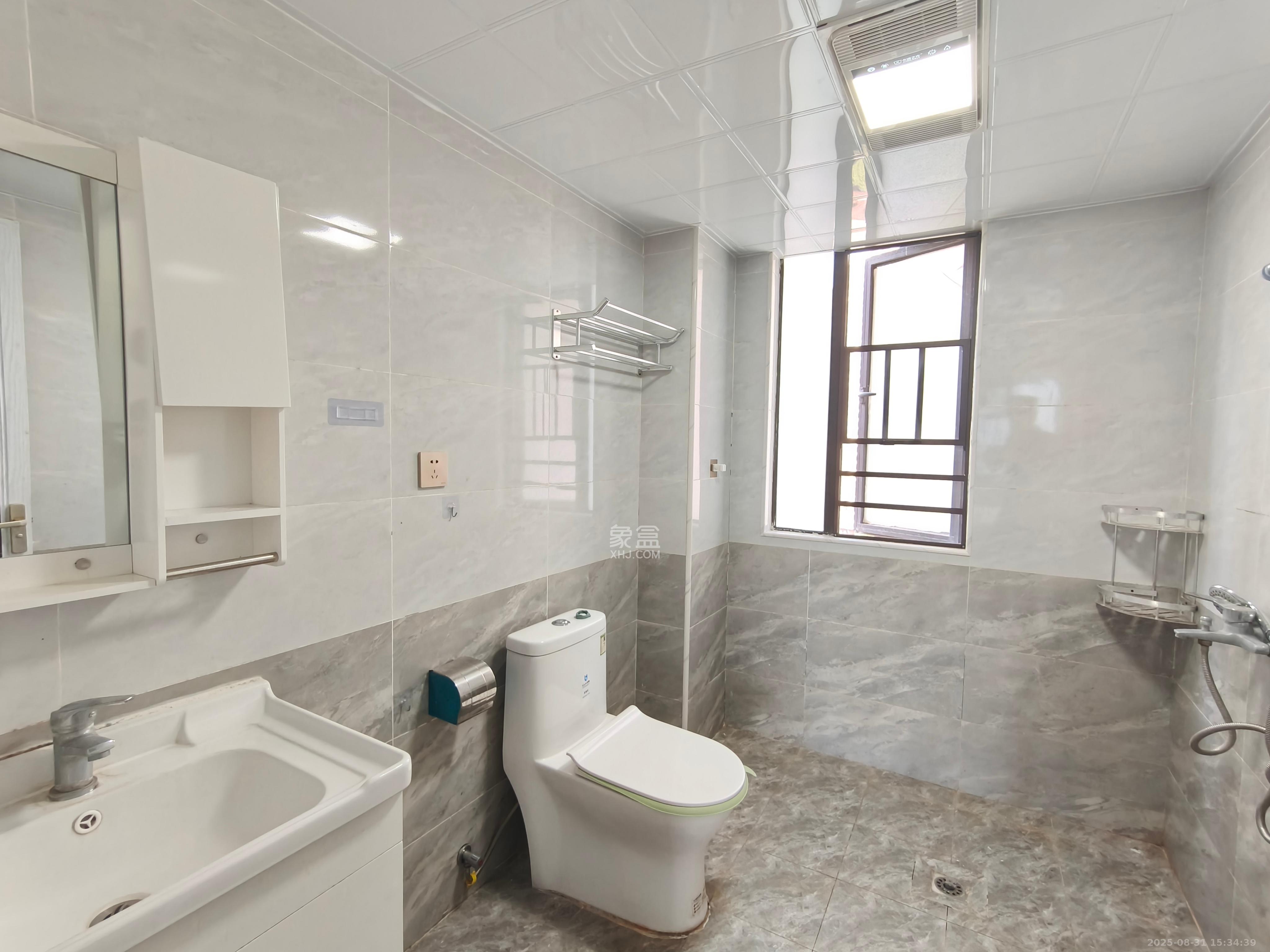 中国铁建梅溪青秀二期 4室2厅2卫 2800.0元/月 中国铁建梅溪青秀二期 4室2厅2卫 2800.0元/月室内图