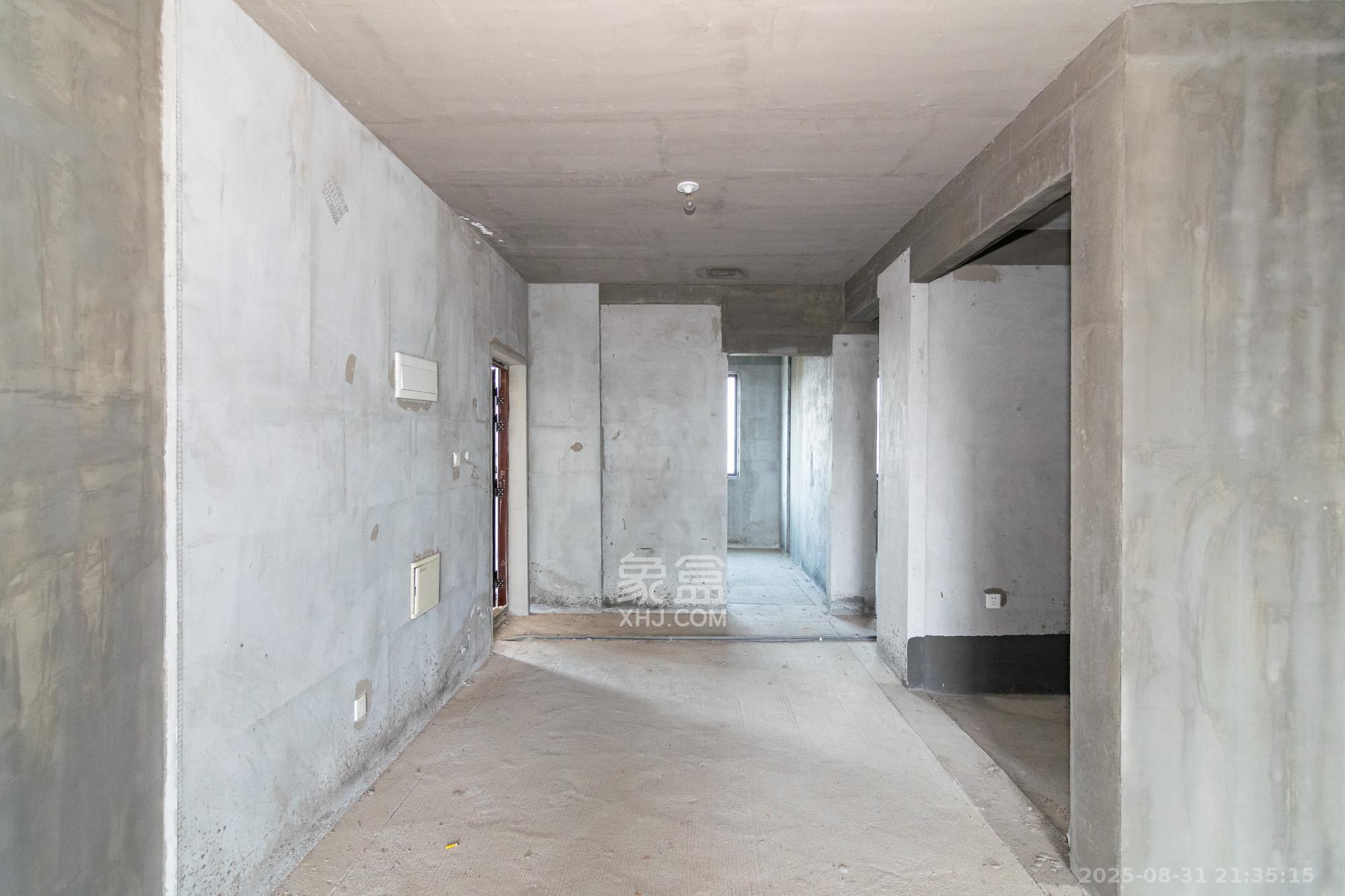 澳海望洲府  3室1厅2卫    52.0万客厅