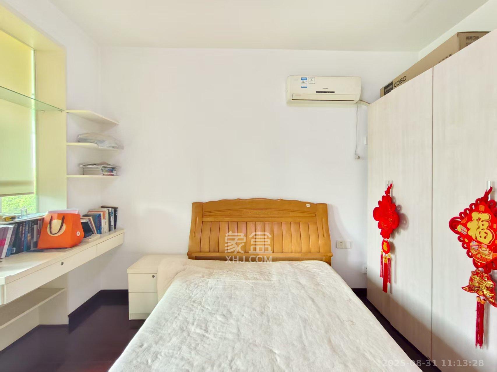 龙柏小区  4室2厅2卫    3600.0元/月 龙柏小区  4室2厅2卫    3600.0元/月室内图