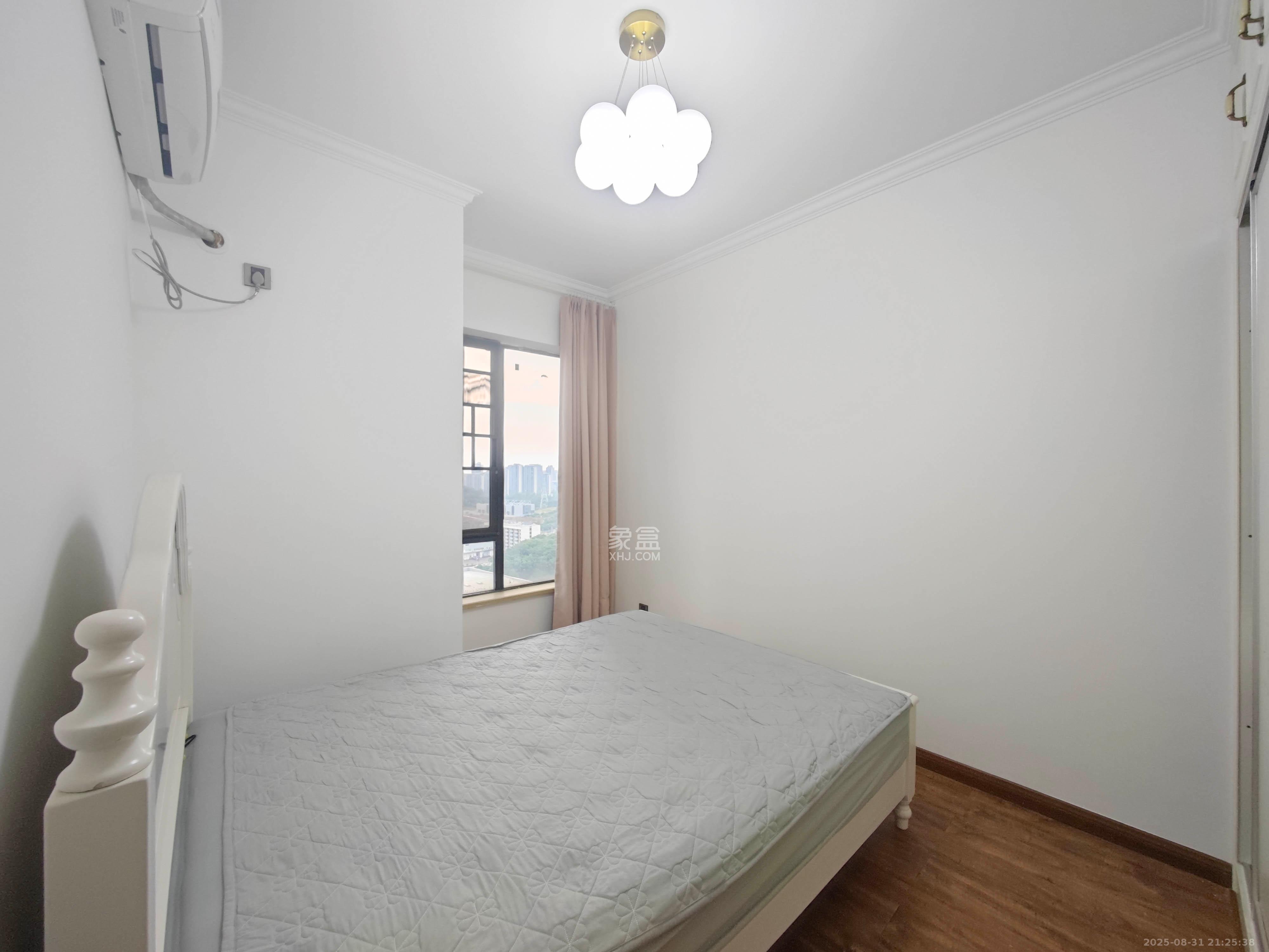 富春山  3室2厅1卫    76.8万 富春山  3室2厅1卫    76.8万卧室