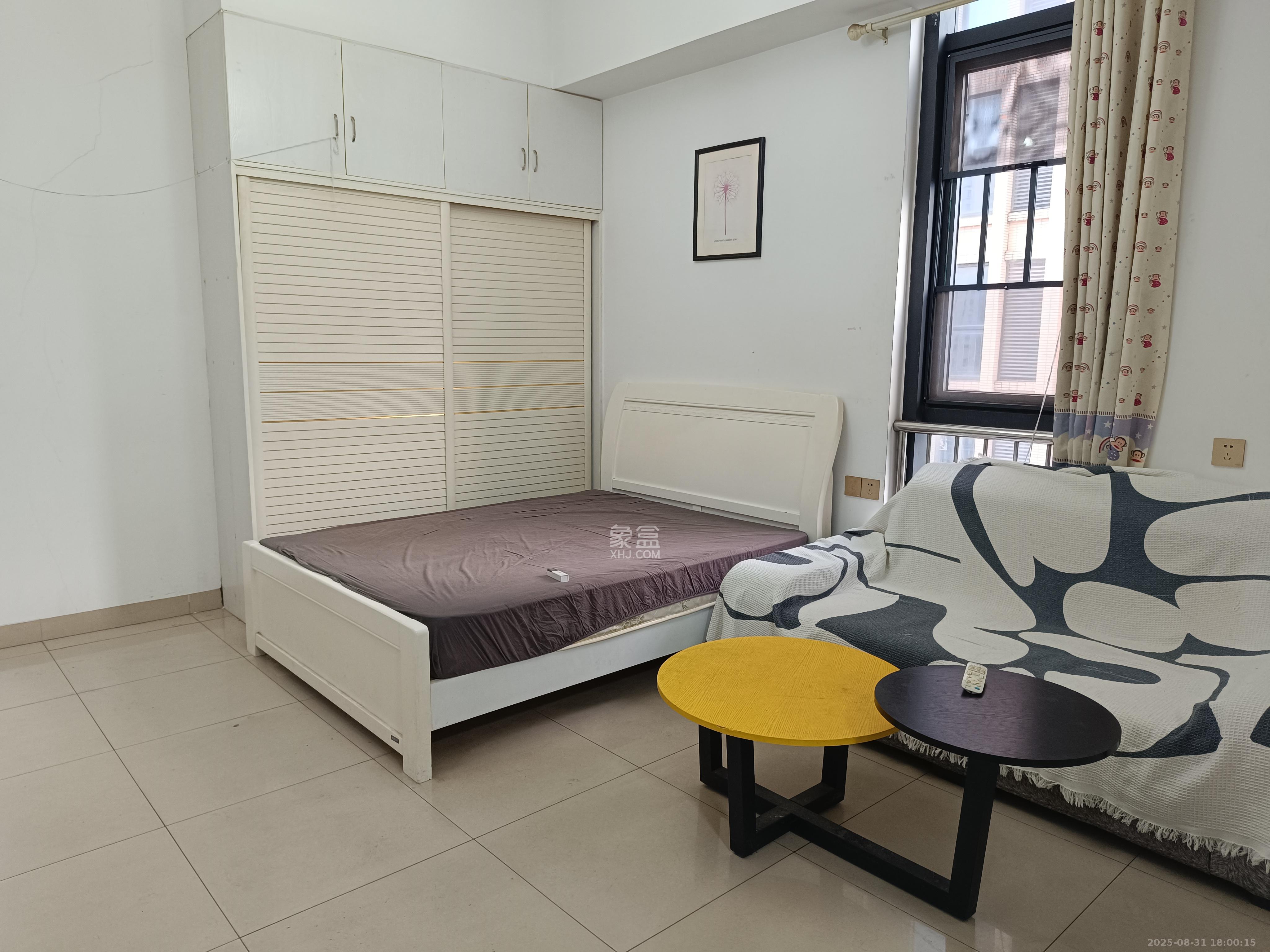 新世界广场  1室1厅1卫    1600.0元/月 新世界广场  1室1厅1卫    1600.0元/月室内图