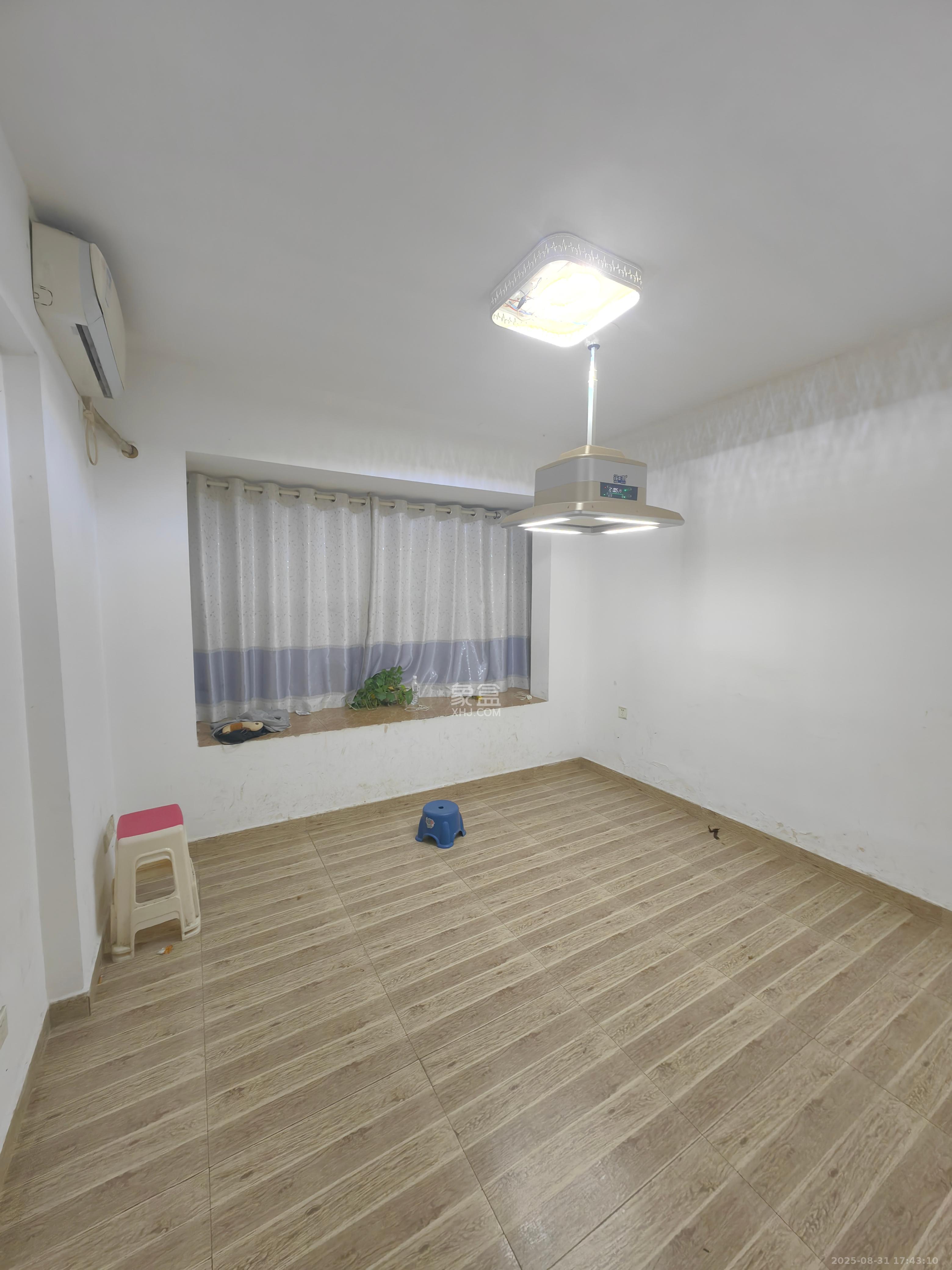 中建芙蓉嘉苑  3室2厅1卫   2300.00元/月室内图