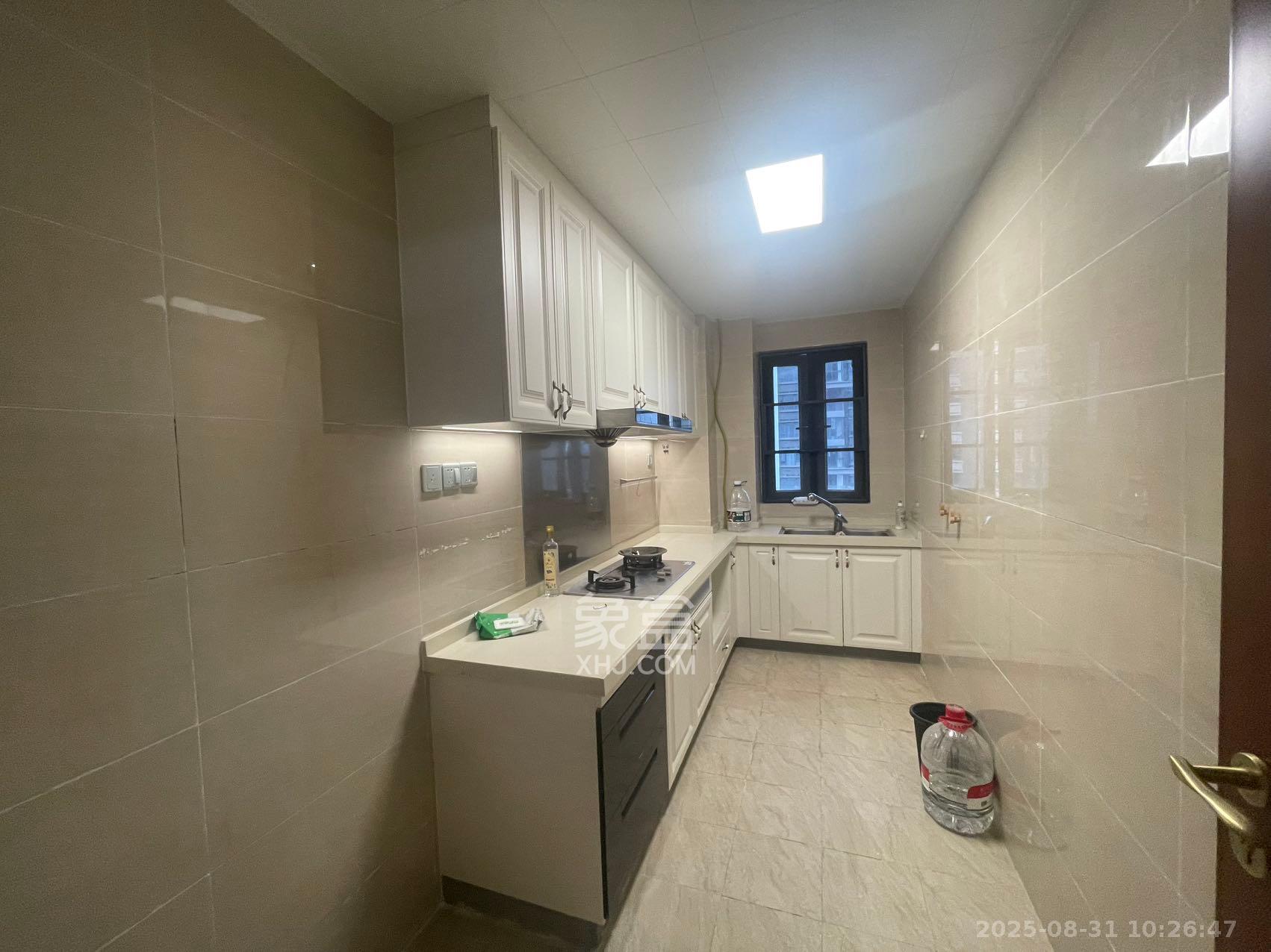 恒大文化旅游城B区  4室2厅2卫    2500.0元/月 恒大文化旅游城B区  4室2厅2卫    2500.0元/月室内图