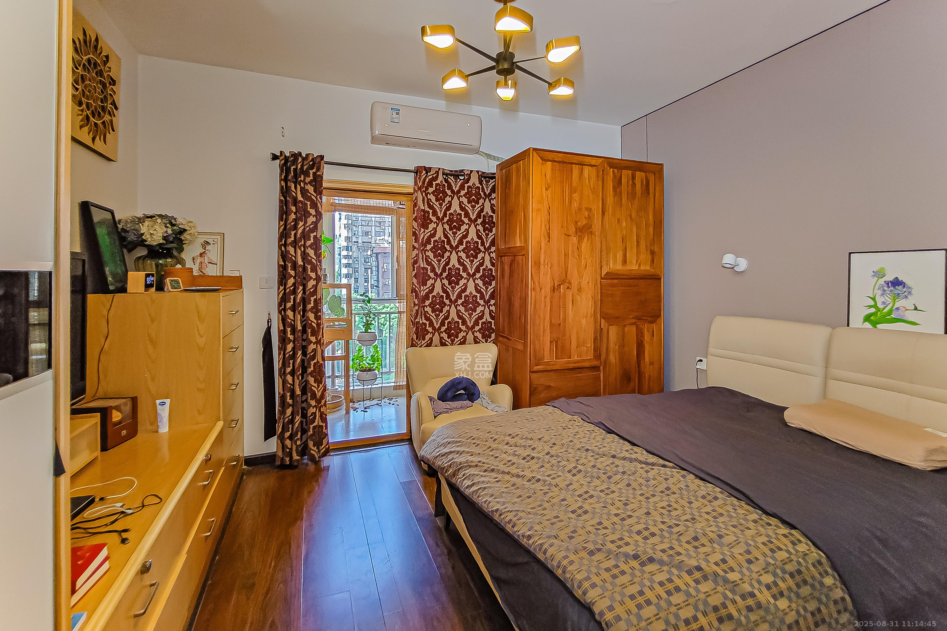 宏泽佳园  5室2厅3卫    298.0万卧室