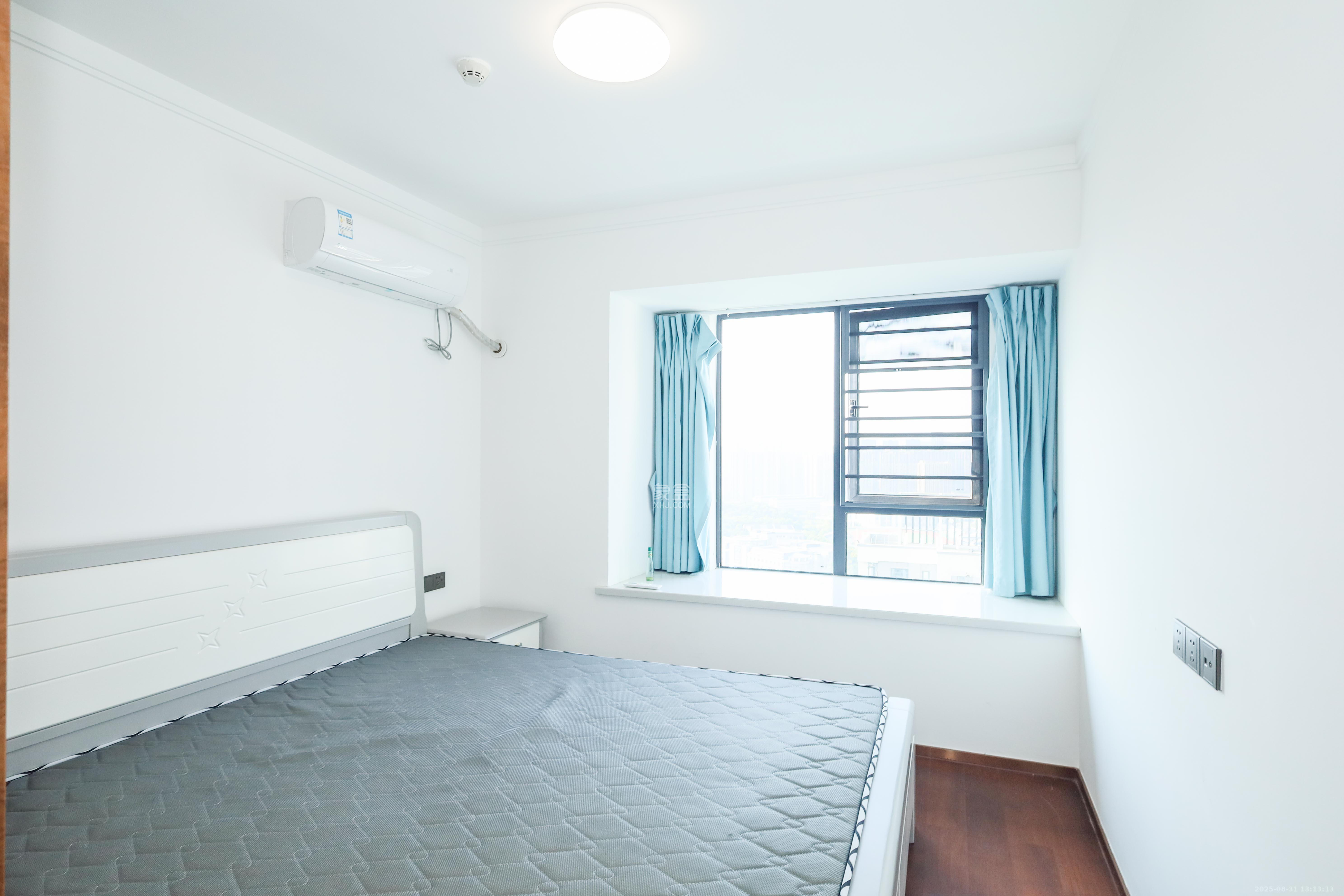 梅溪悦章  4室2厅2卫    168.0万卧室