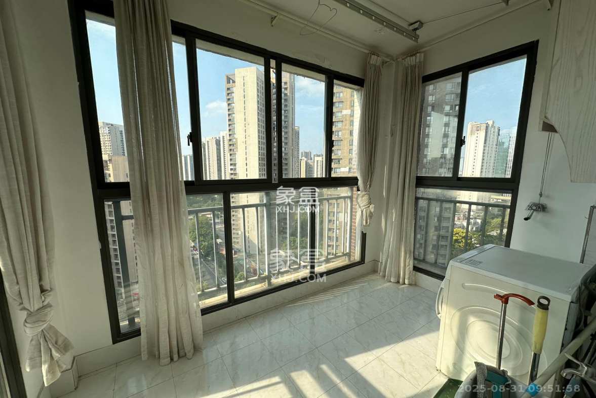 英祥春天  1室2厅1卫    2100.0元/月 英祥春天  1室2厅1卫    2100.0元/月室内图