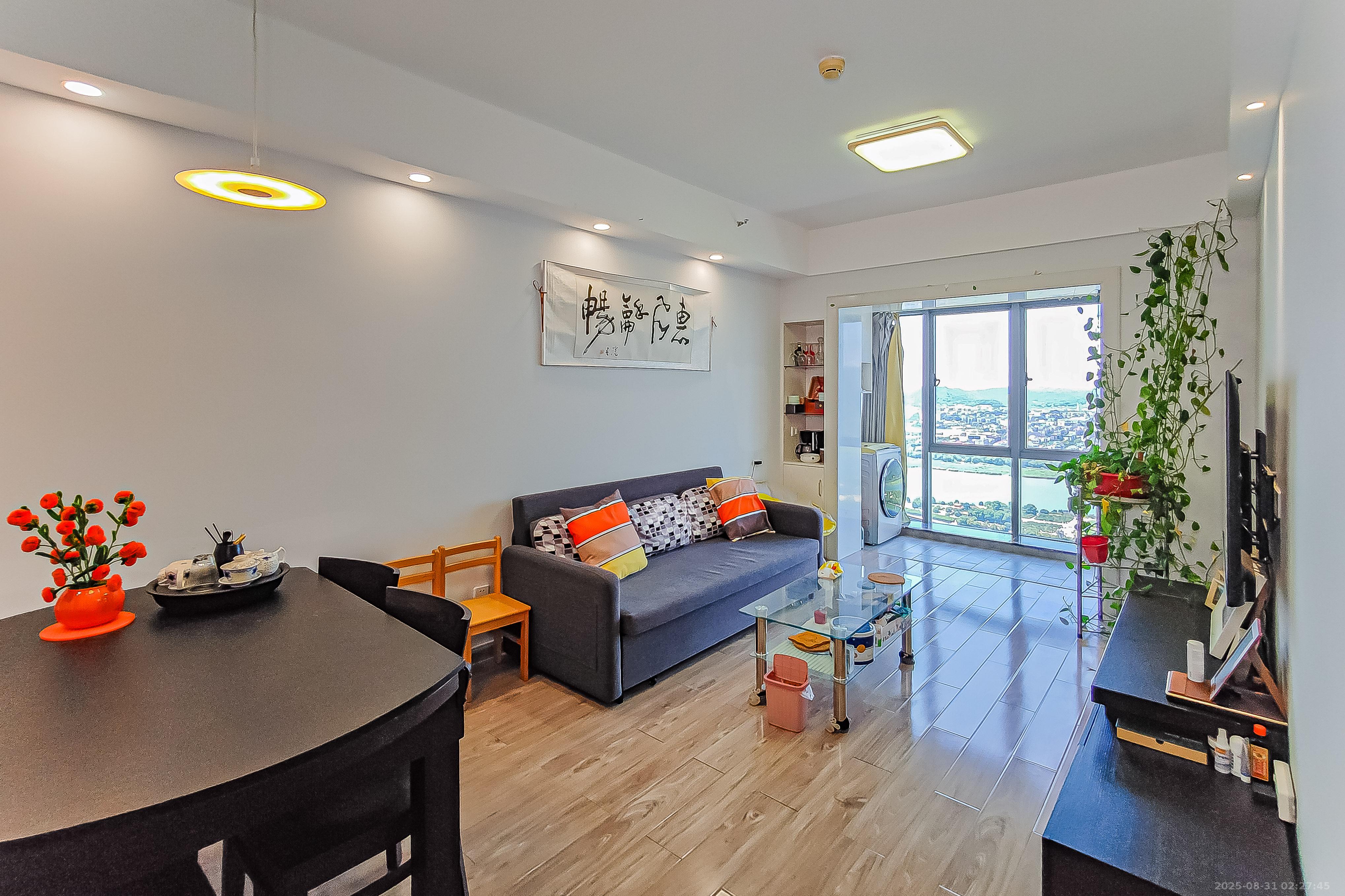 保利国际广场  2室1厅1卫    150.0万 保利国际广场  2室1厅1卫    150.0万客厅