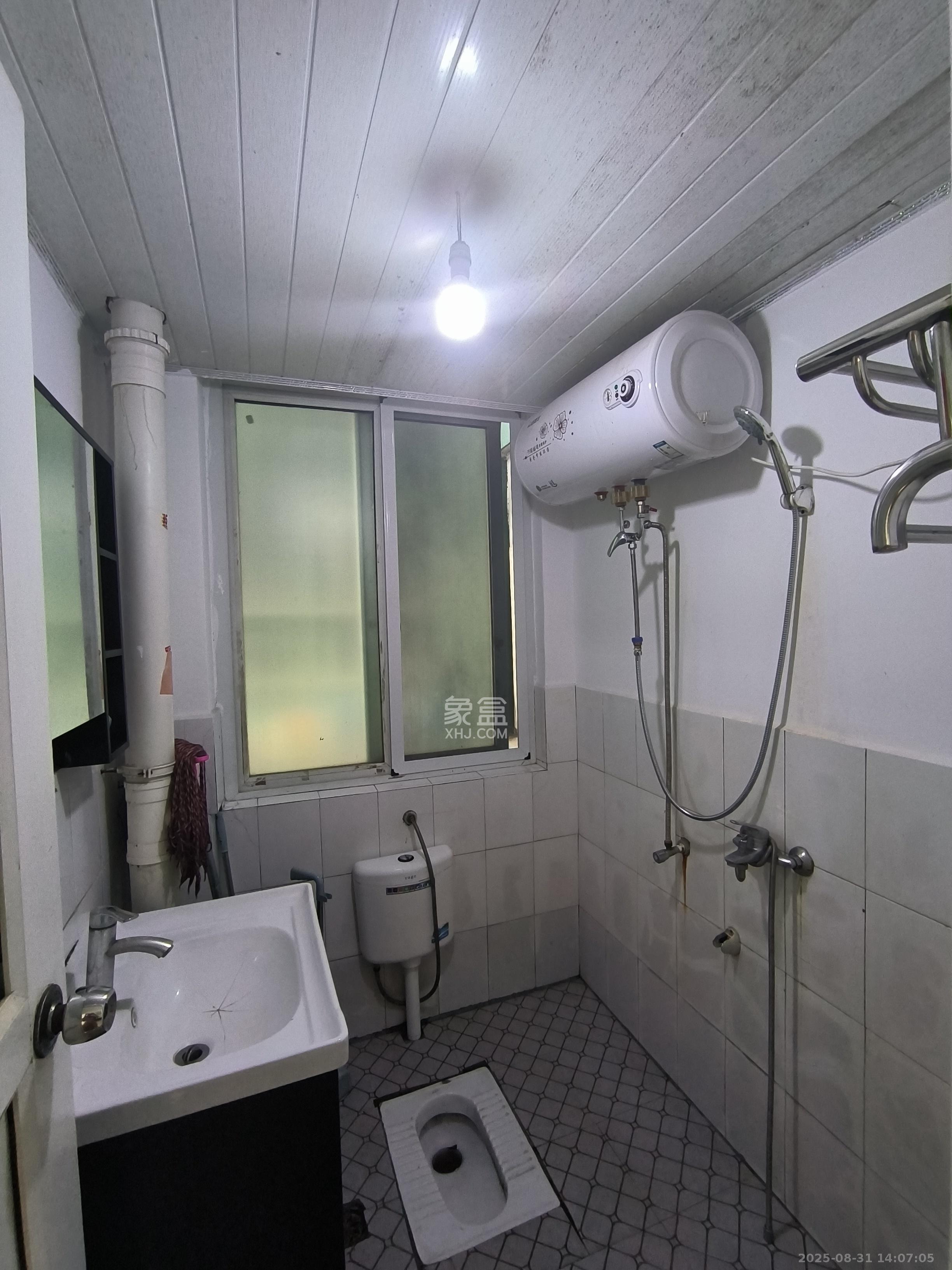 开源鑫苑  1室1厅1卫    1400.0元/月 开源鑫苑  1室1厅1卫    1400.0元/月室内图