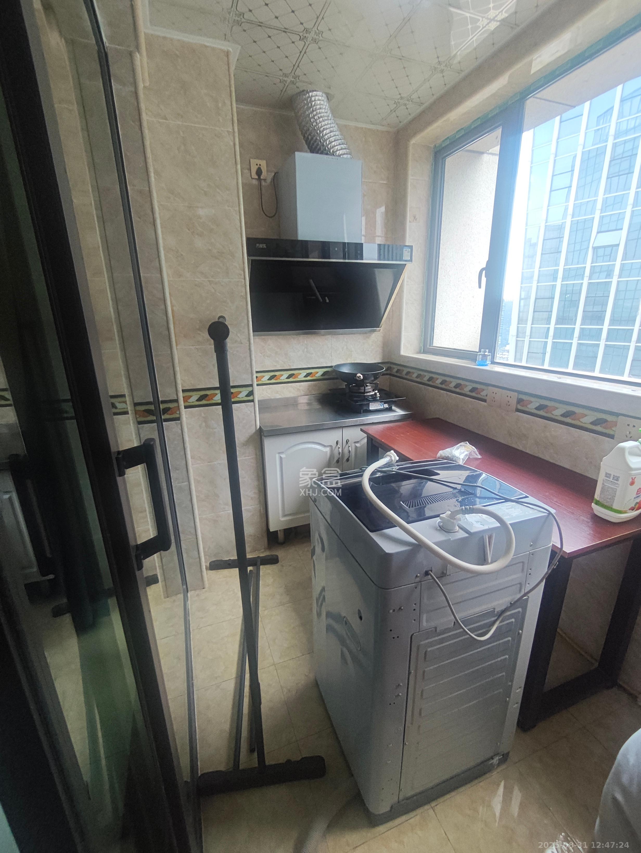 东友星座  1室1厅1卫    1900.0元/月室内图