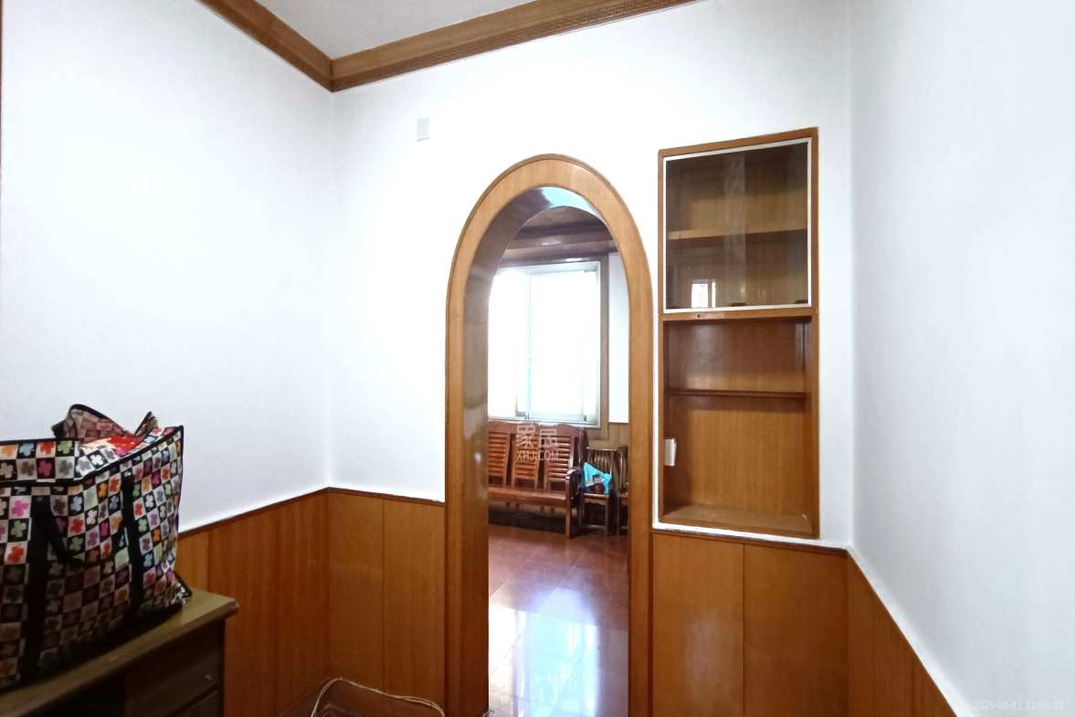 天心游路散盘 3室2厅1卫 1900.0元/月 天心游路散盘 3室2厅1卫 1900.0元/月室内图