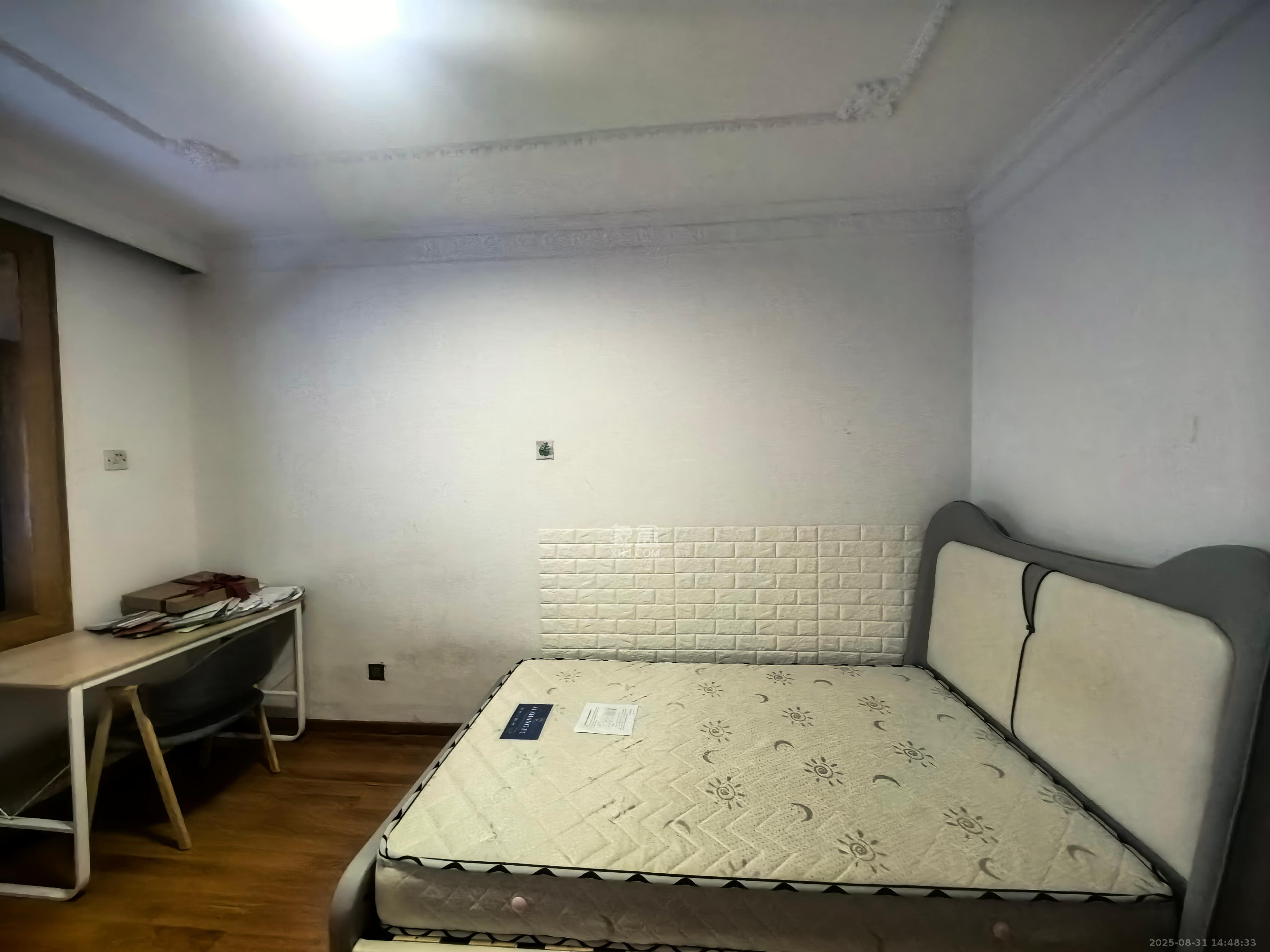 人民新村 2室2厅1卫 1800.0元/月 人民新村 2室2厅1卫 1800.0元/月室内图