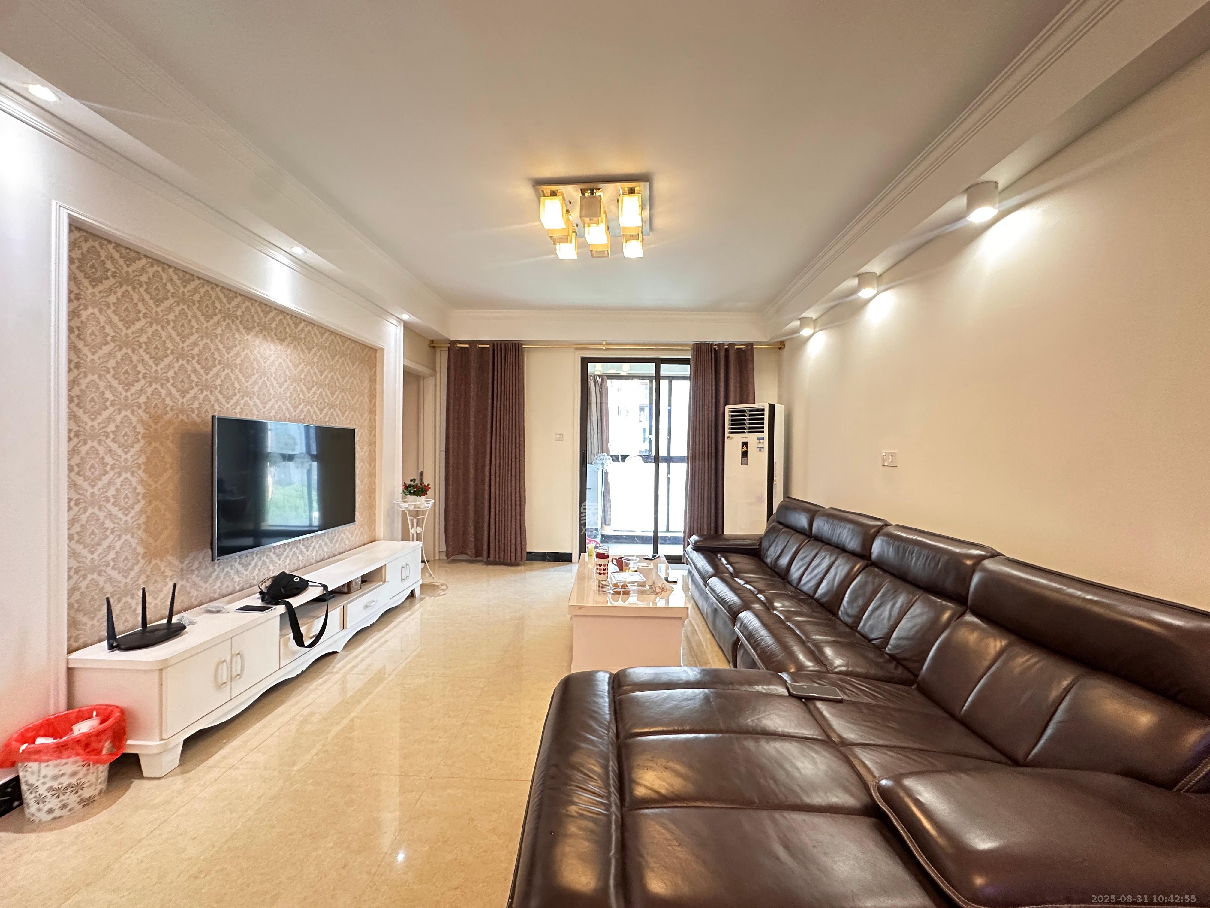 雨花公馆(紫苔名苑) 3室2厅1卫 3100.0元/月 雨花公馆(紫苔名苑) 3室2厅1卫 3100.0元/月室内图