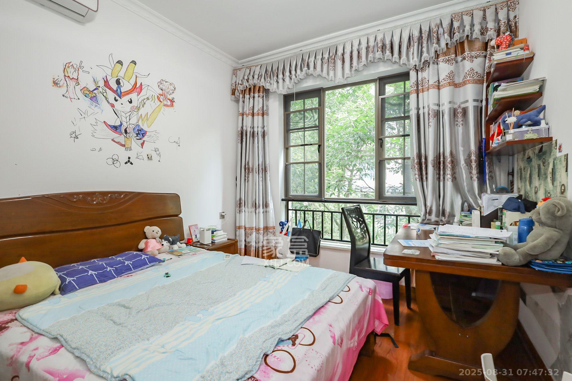 卓越蔚蓝海岸二期  4室2厅2卫    4800.0元/月室内图