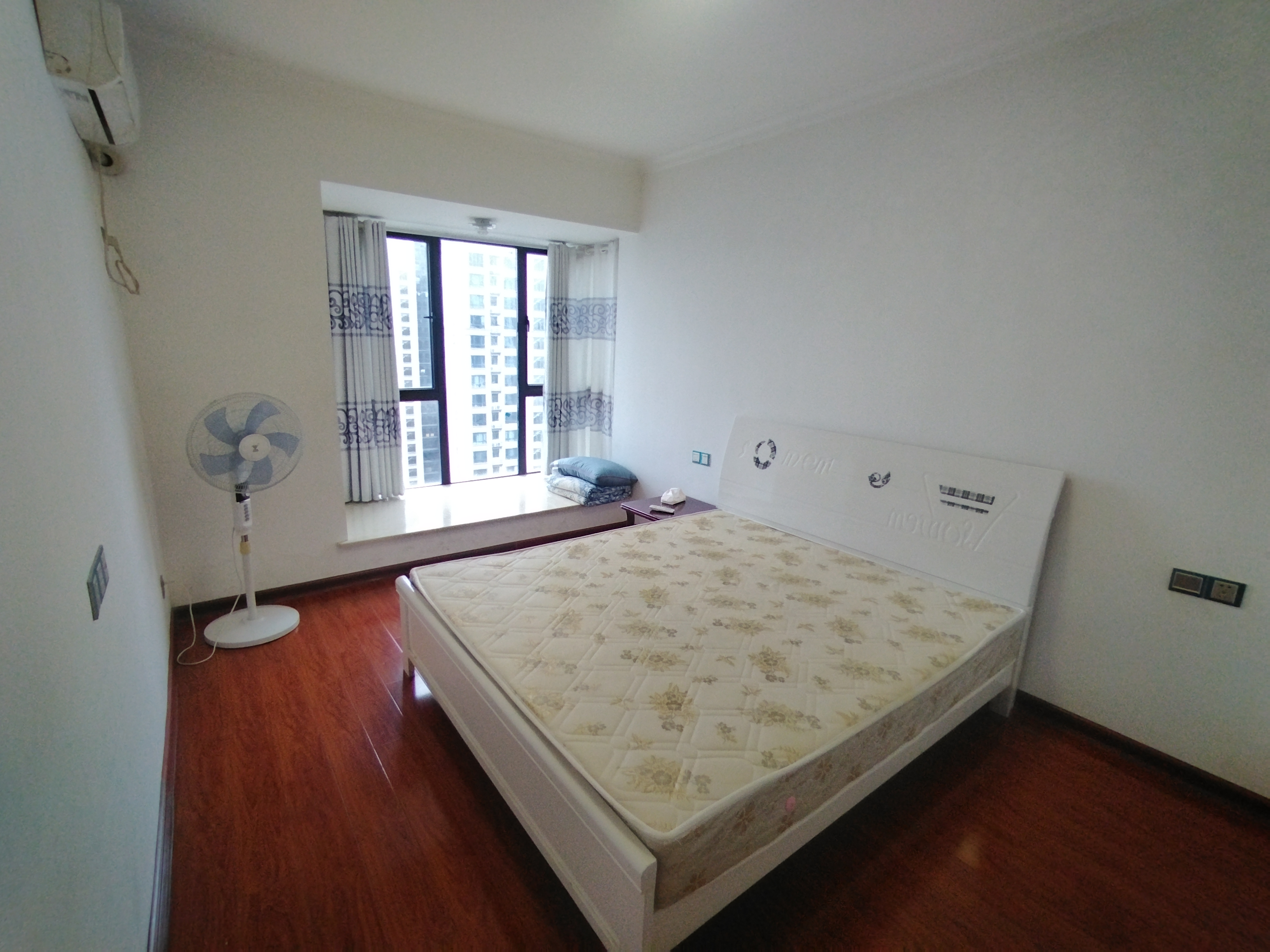 铂金汉宫  3室2厅1卫    1580.0元/月室内图