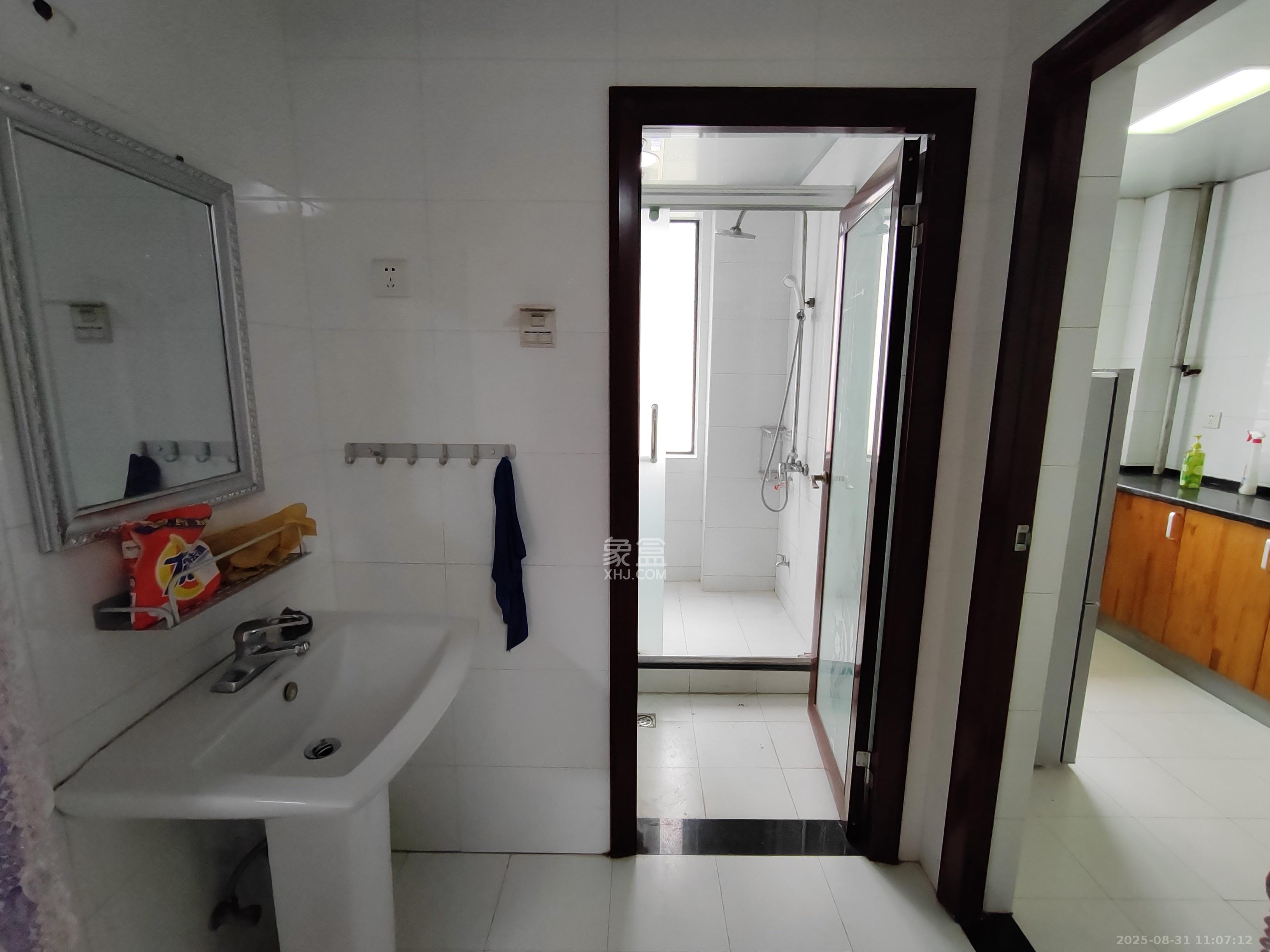 锦绣世纪  2室1厅1卫    2300.0元/月 锦绣世纪  2室1厅1卫    2300.0元/月室内图