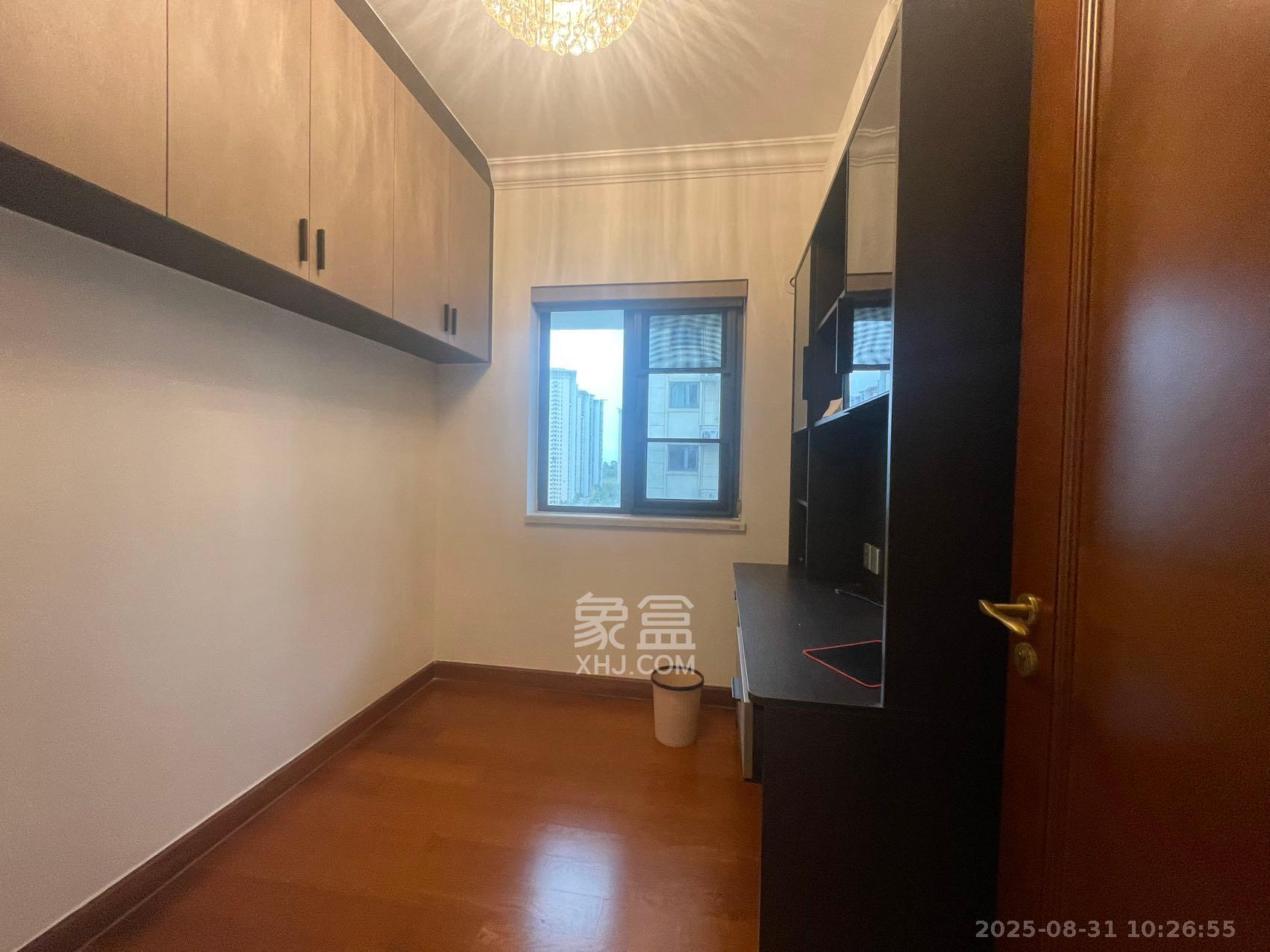 恒大文化旅游城B区  4室2厅2卫    2500.0元/月 恒大文化旅游城B区  4室2厅2卫    2500.0元/月室内图