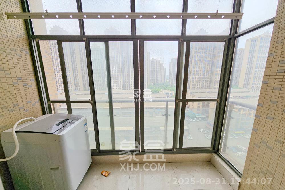 新华都万家城  3室2厅2卫    2000.0元/月室内图