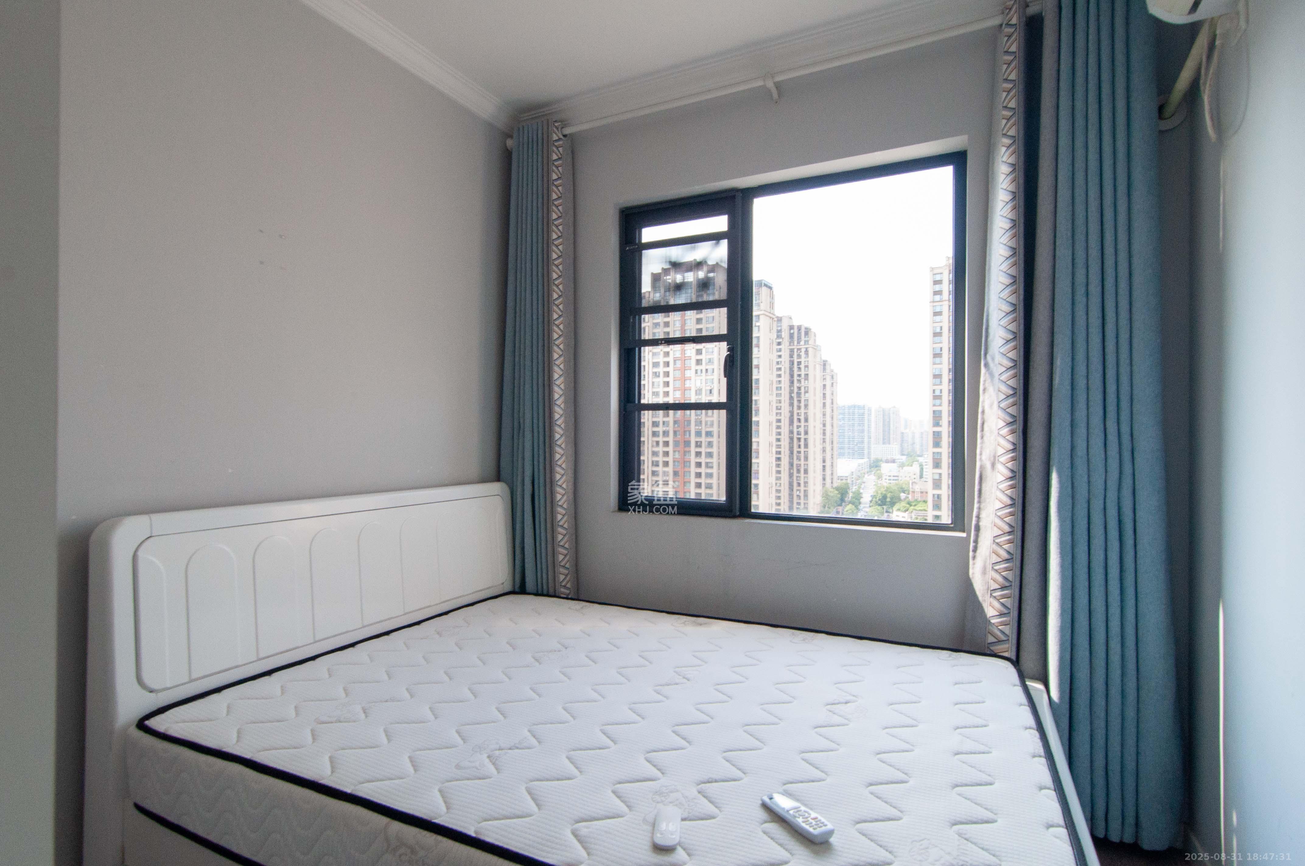 中建梅溪湖中心  4室2厅2卫    188.0万其他