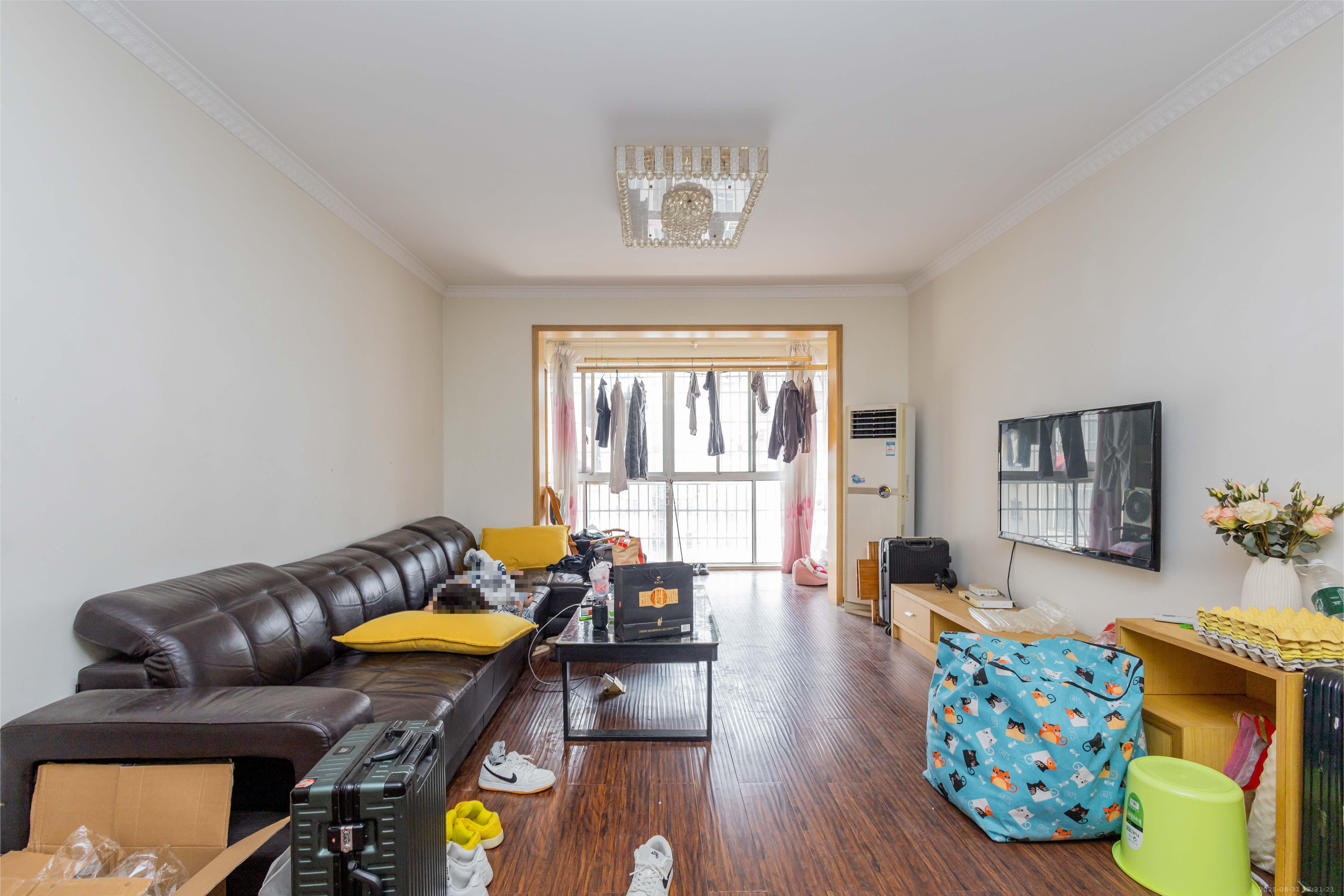 东业苹果社区 3室2厅2卫 54.8万 东业苹果社区 3室2厅2卫 54.8万客厅