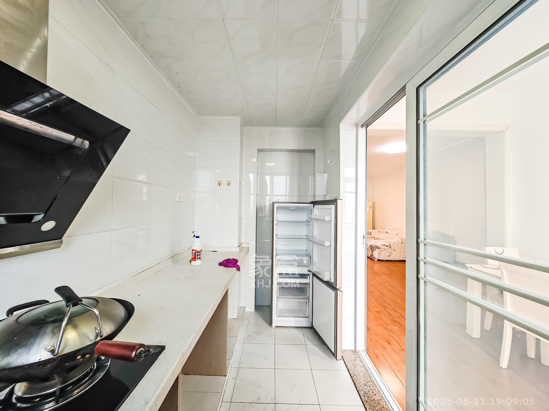 绿地海外滩一期 3室2厅2卫 63.0万 绿地海外滩一期 3室2厅2卫 63.0万厨房