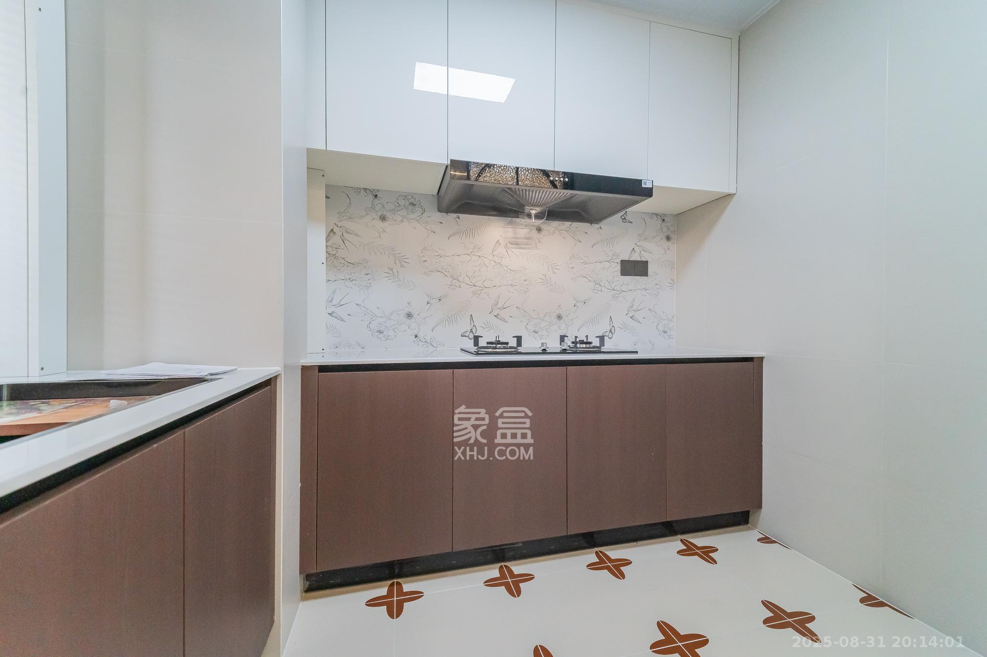 星湖湾一期高层 4室2厅1卫 98.8万 星湖湾一期高层 4室2厅1卫 98.8万厨房