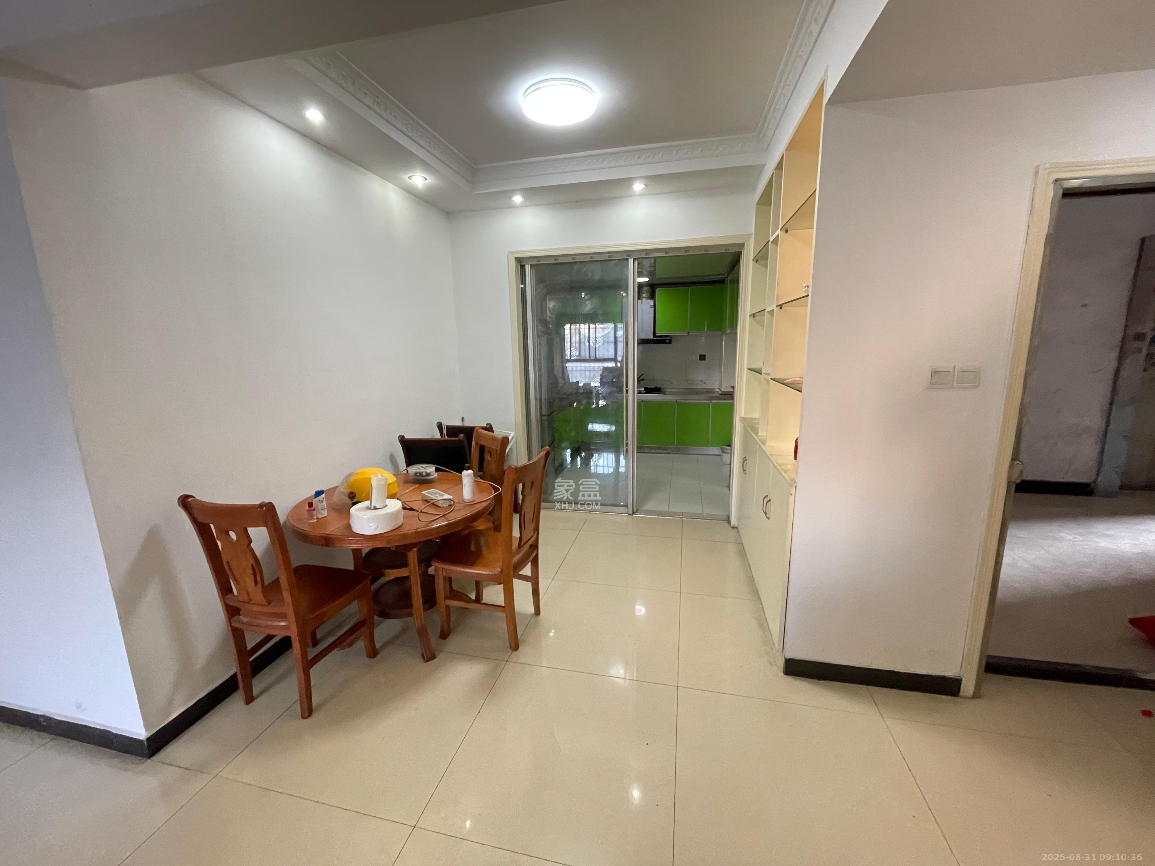 丽都桃源(金峰北院二期)  3室2厅2卫    1800.0元/月 丽都桃源(金峰北院二期)  3室2厅2卫    1800.0元/月室内图