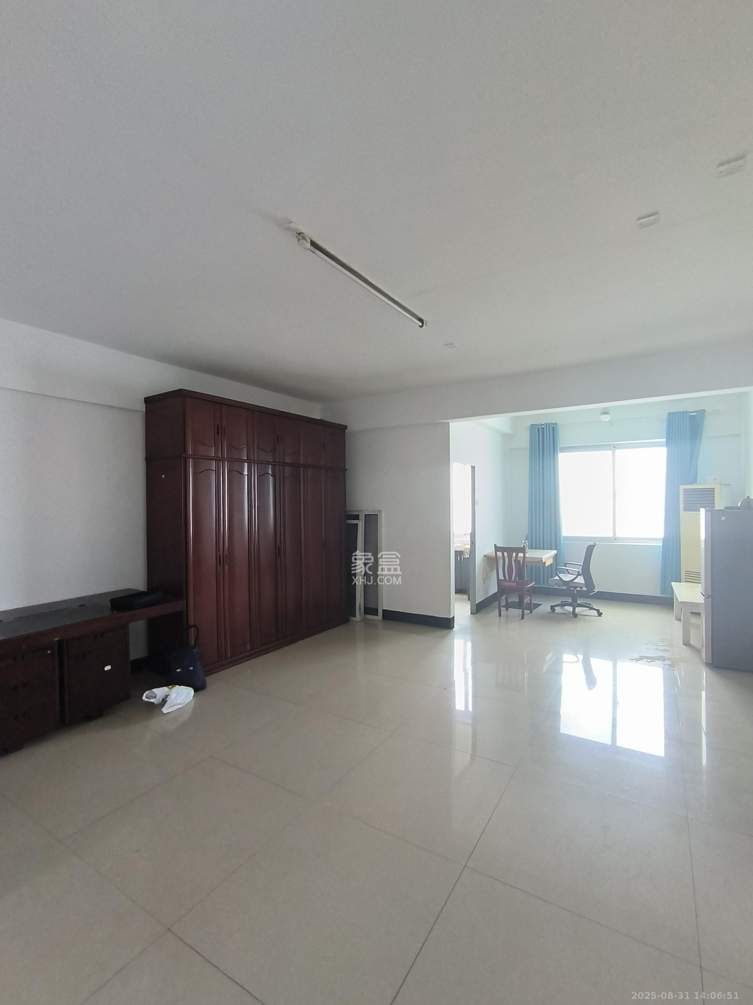 开源鑫苑  1室1厅1卫    1400.0元/月 开源鑫苑  1室1厅1卫    1400.0元/月室内图