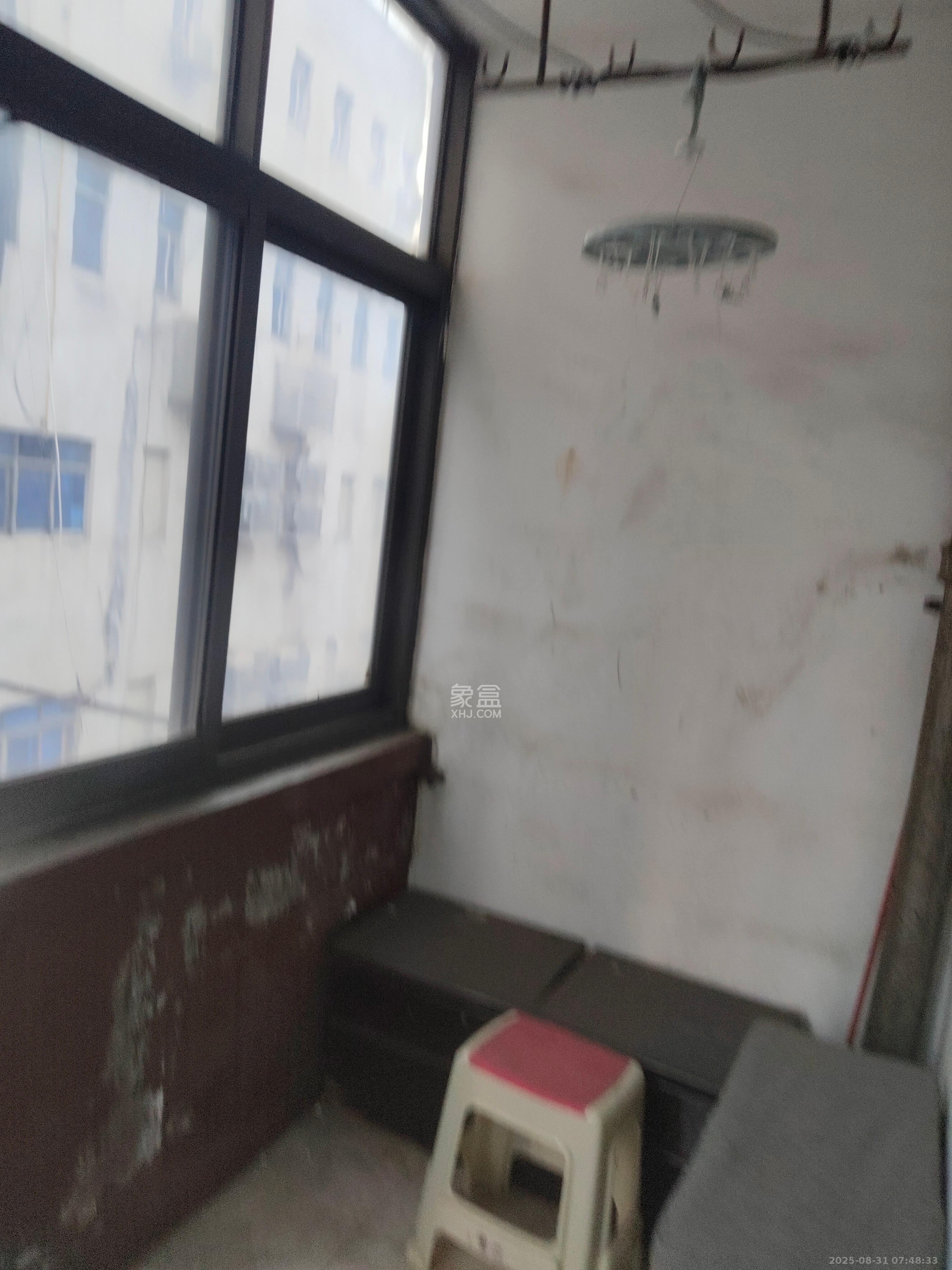 红旗区五片  2室1厅1卫    1600.0元/月室内图