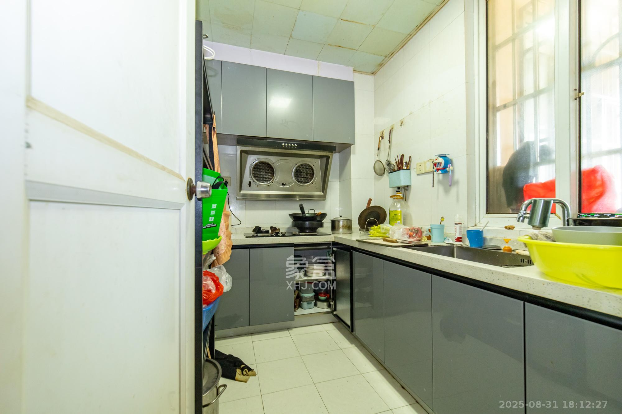 幸福洋房 3室2厅2卫 59.8万 幸福洋房 3室2厅2卫 59.8万厨房