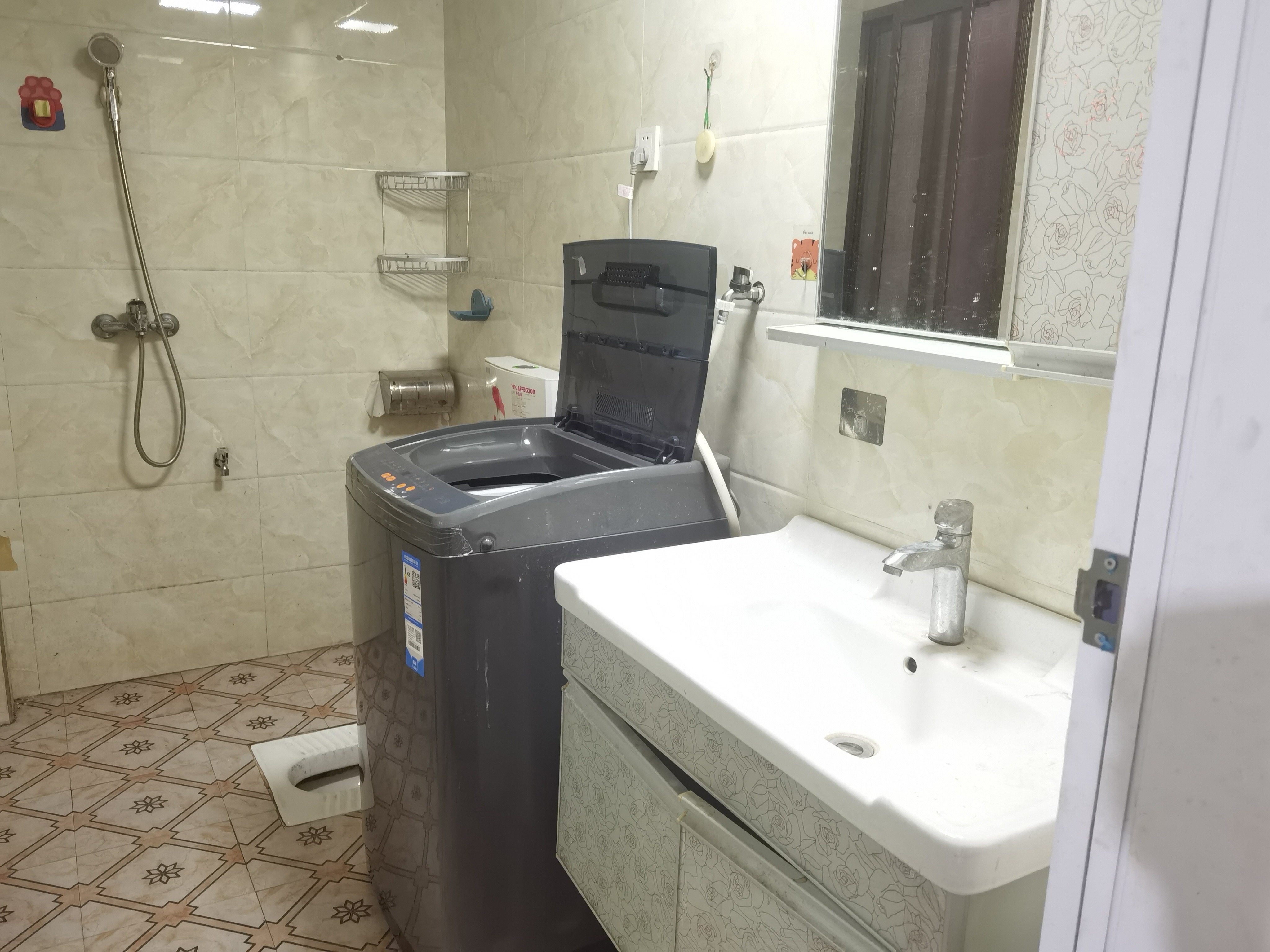 互助小区 3室2厅2卫 1000.0元/月 互助小区 3室2厅2卫 1000.0元/月室内图