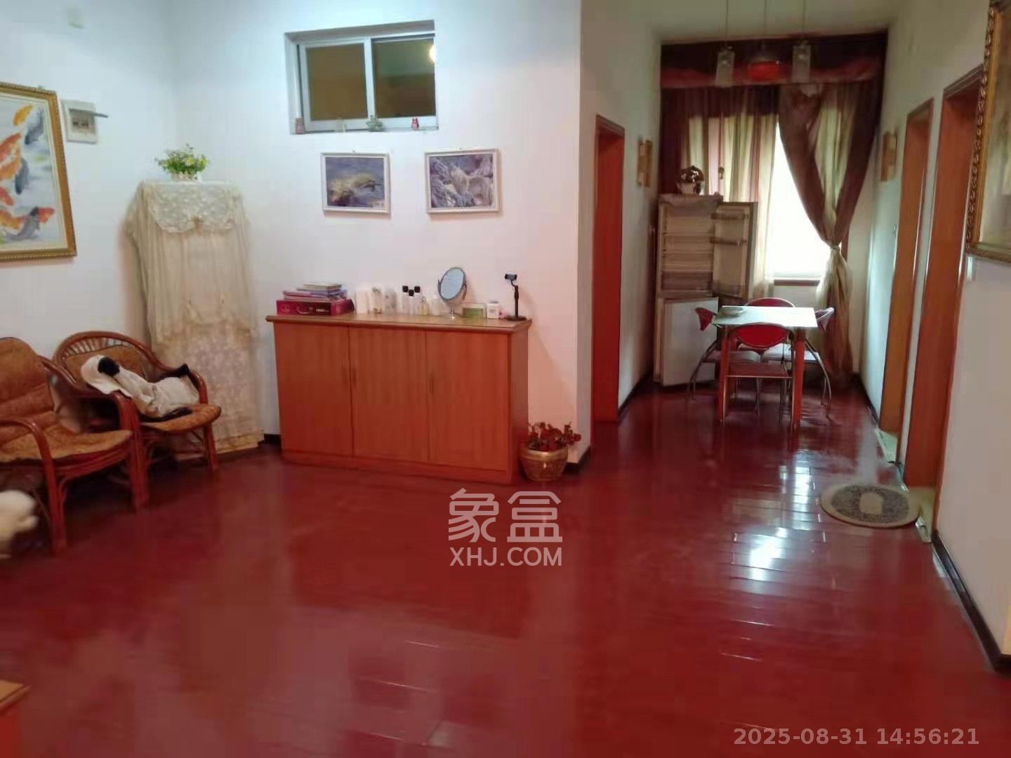 中南汽车世界 3室2厅2卫 1200.0元/月 中南汽车世界 3室2厅2卫 1200.0元/月室内图