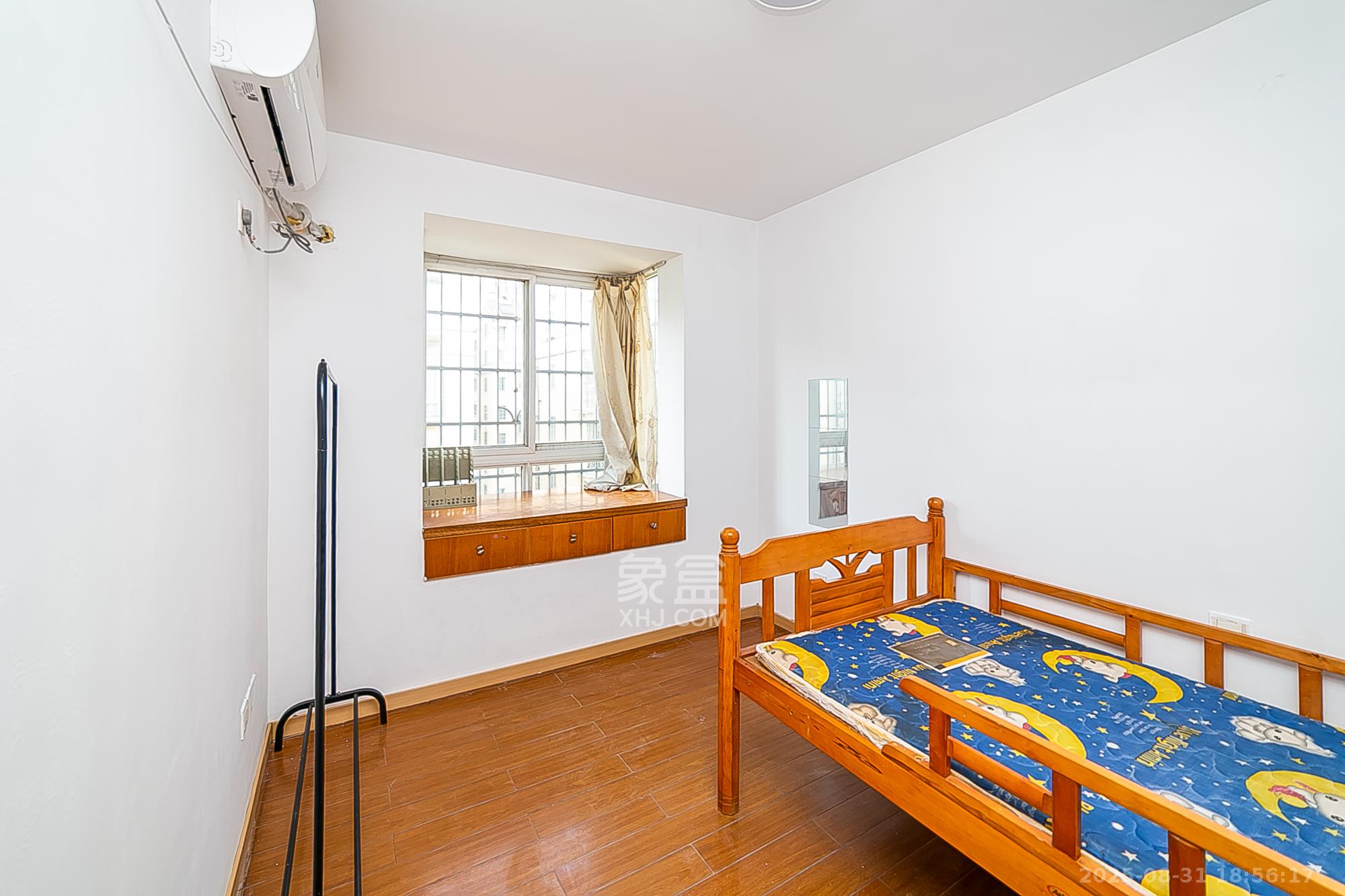 都市春天  3室2厅2卫    95.0万 都市春天  3室2厅2卫    95.0万卧室