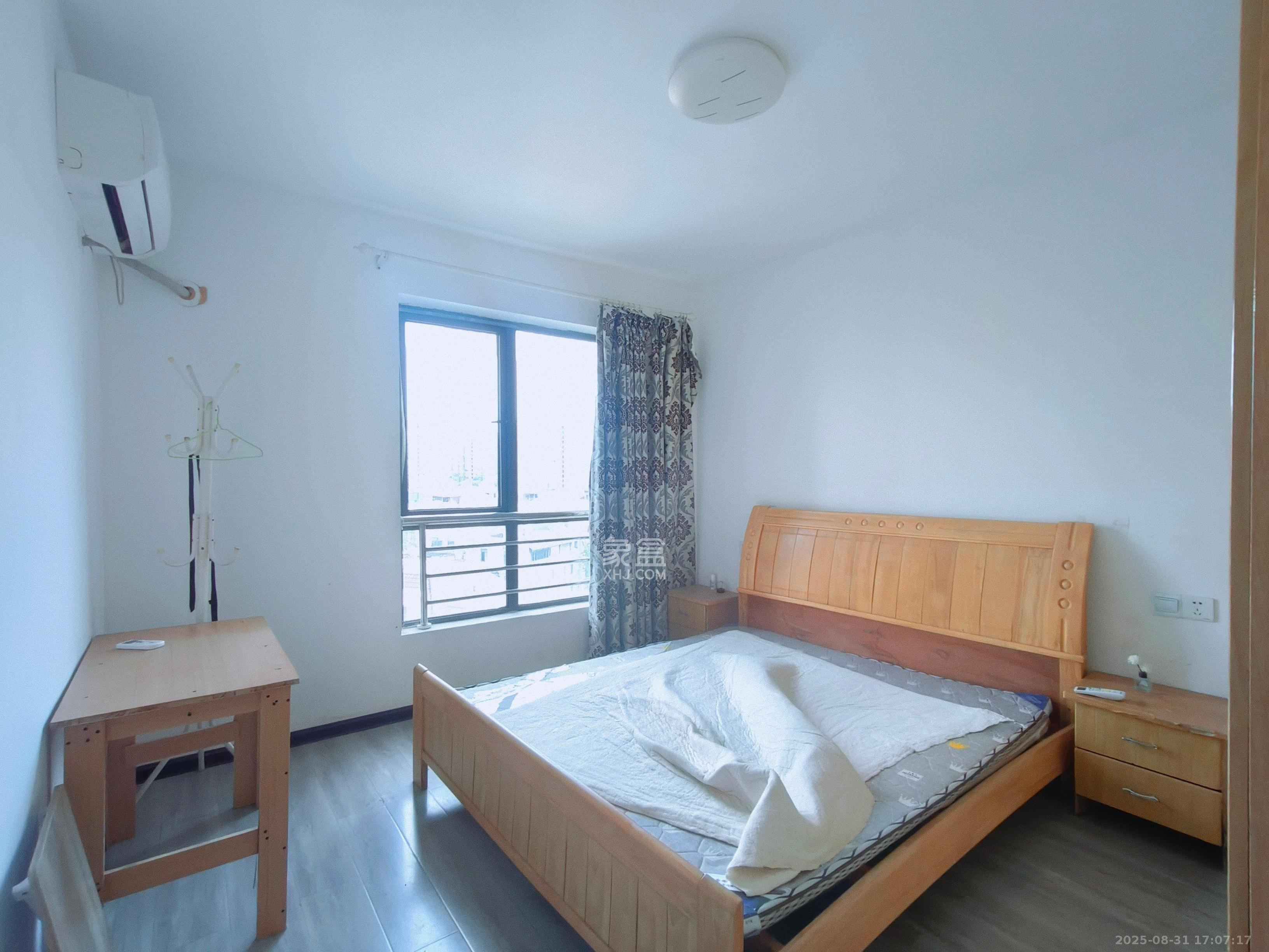 卢浮原著 3室2厅2卫 2300.0元/月 卢浮原著 3室2厅2卫 2300.0元/月室内图