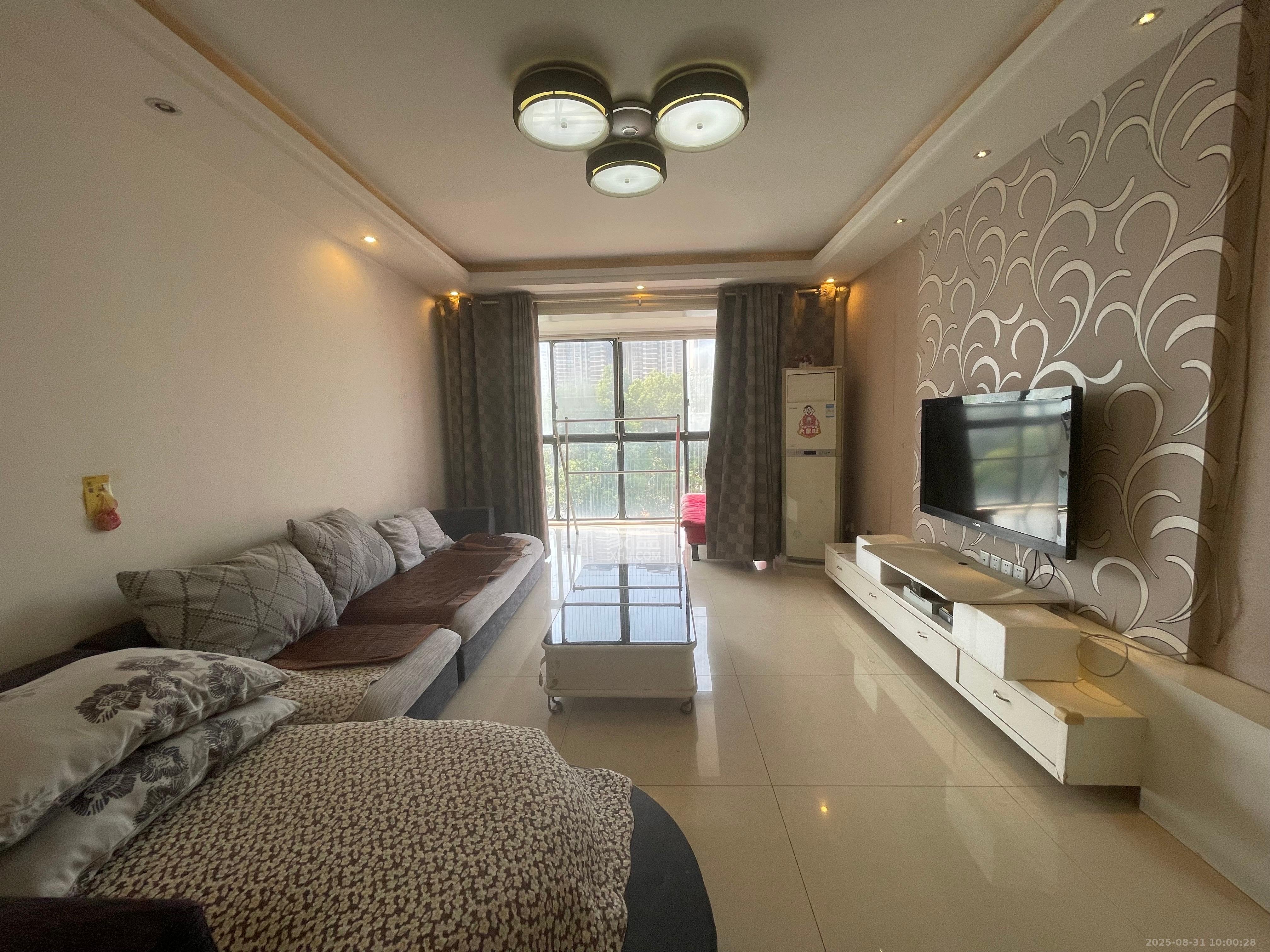 山语城一期 3室2厅2卫 2300.0元/月 山语城一期 3室2厅2卫 2300.0元/月室内图