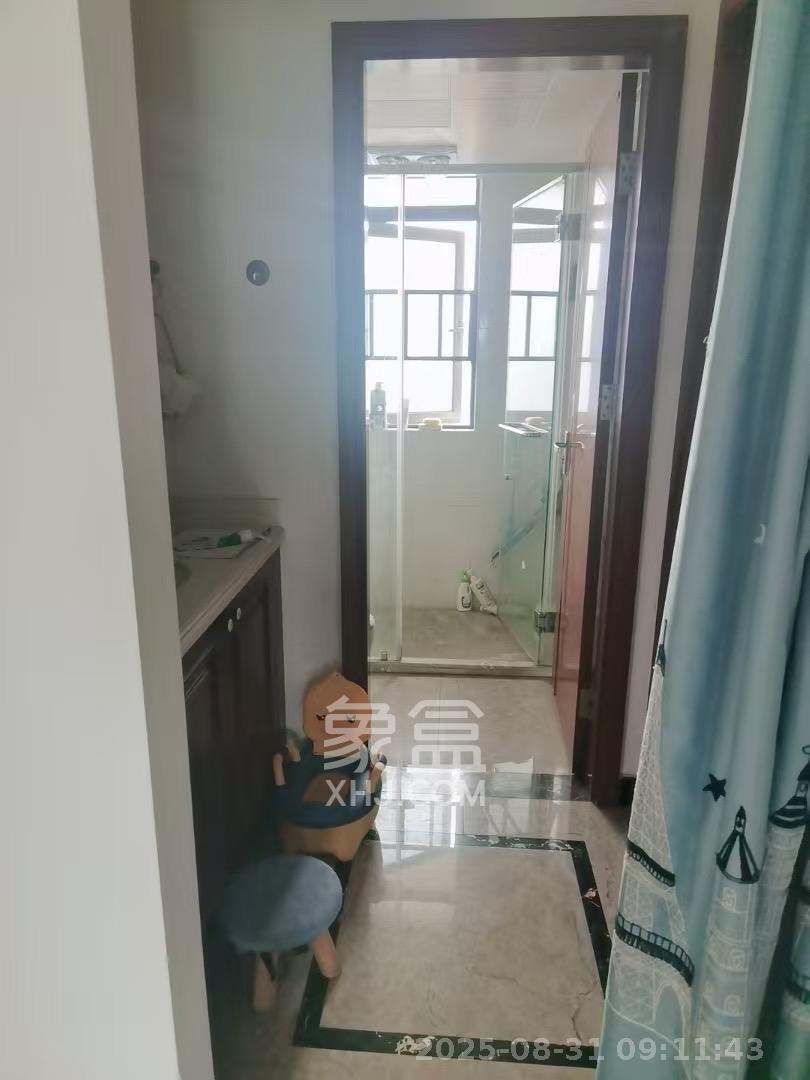 中海国际五期  4室2厅2卫    2800.0元/月 中海国际五期  4室2厅2卫    2800.0元/月室内图