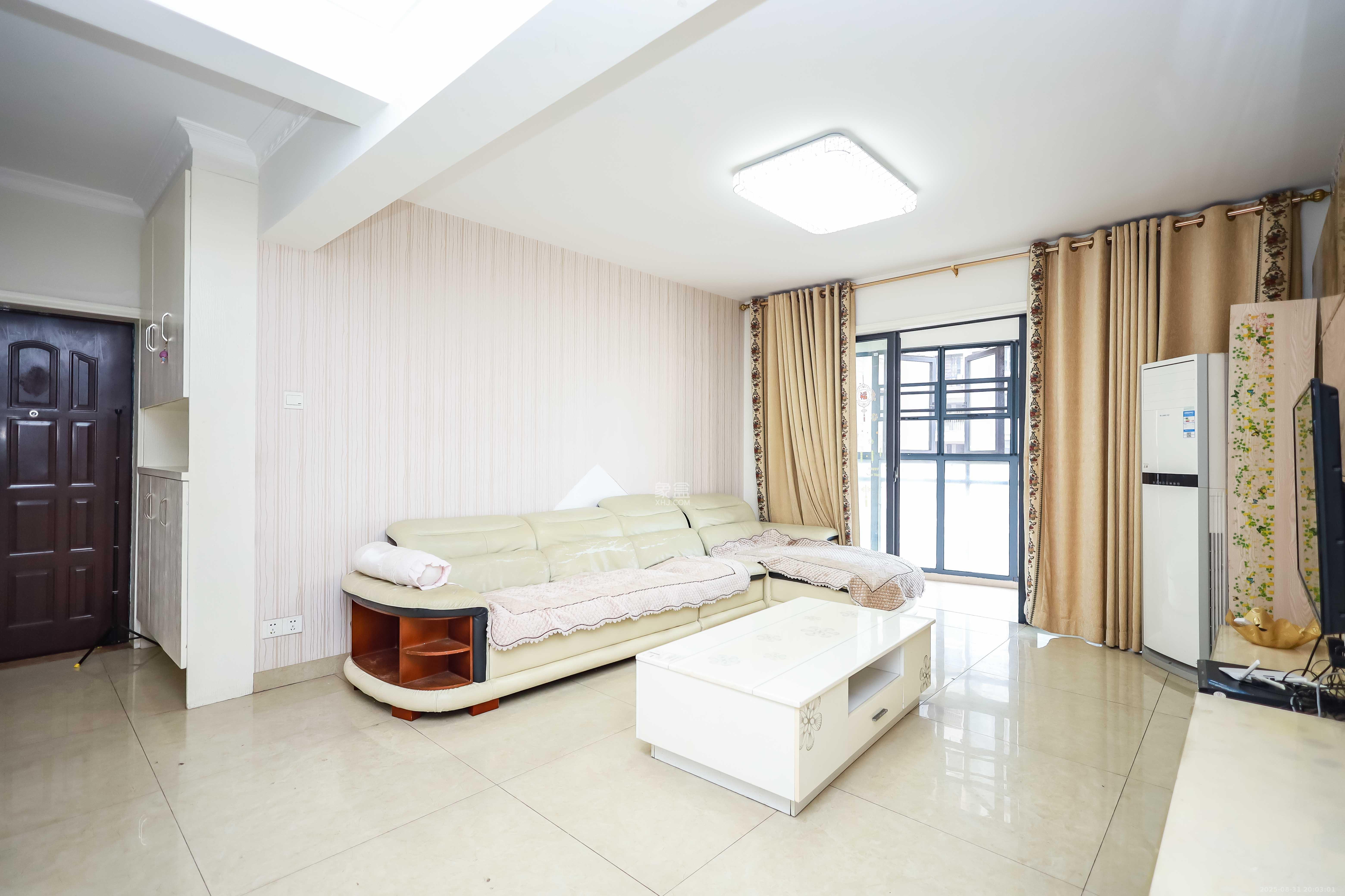 西城龙庭  3室2厅2卫    109.0万 西城龙庭  3室2厅2卫    109.0万客厅