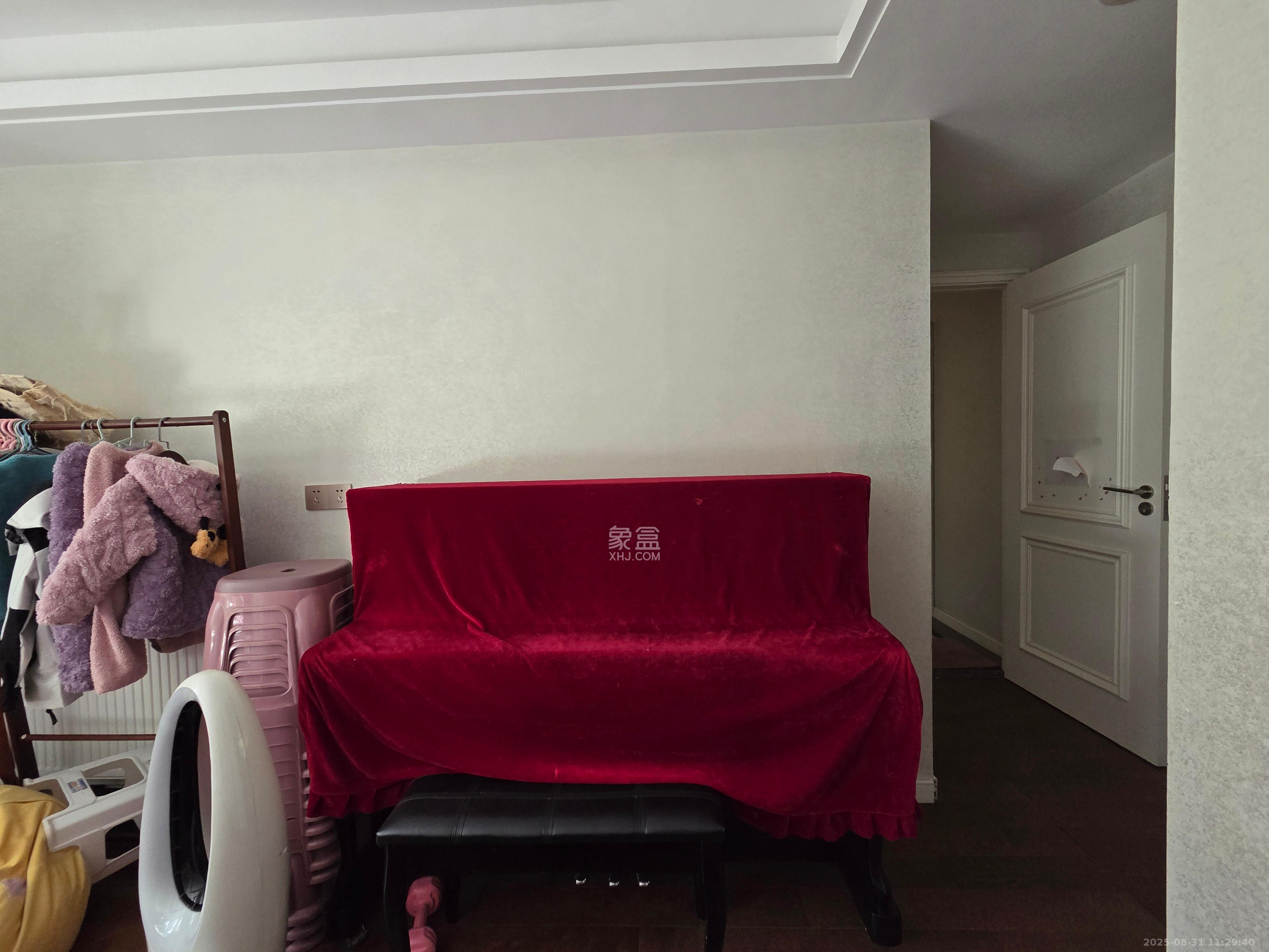 万科里金域国际  4室2厅2卫    8000.0元/月室内图