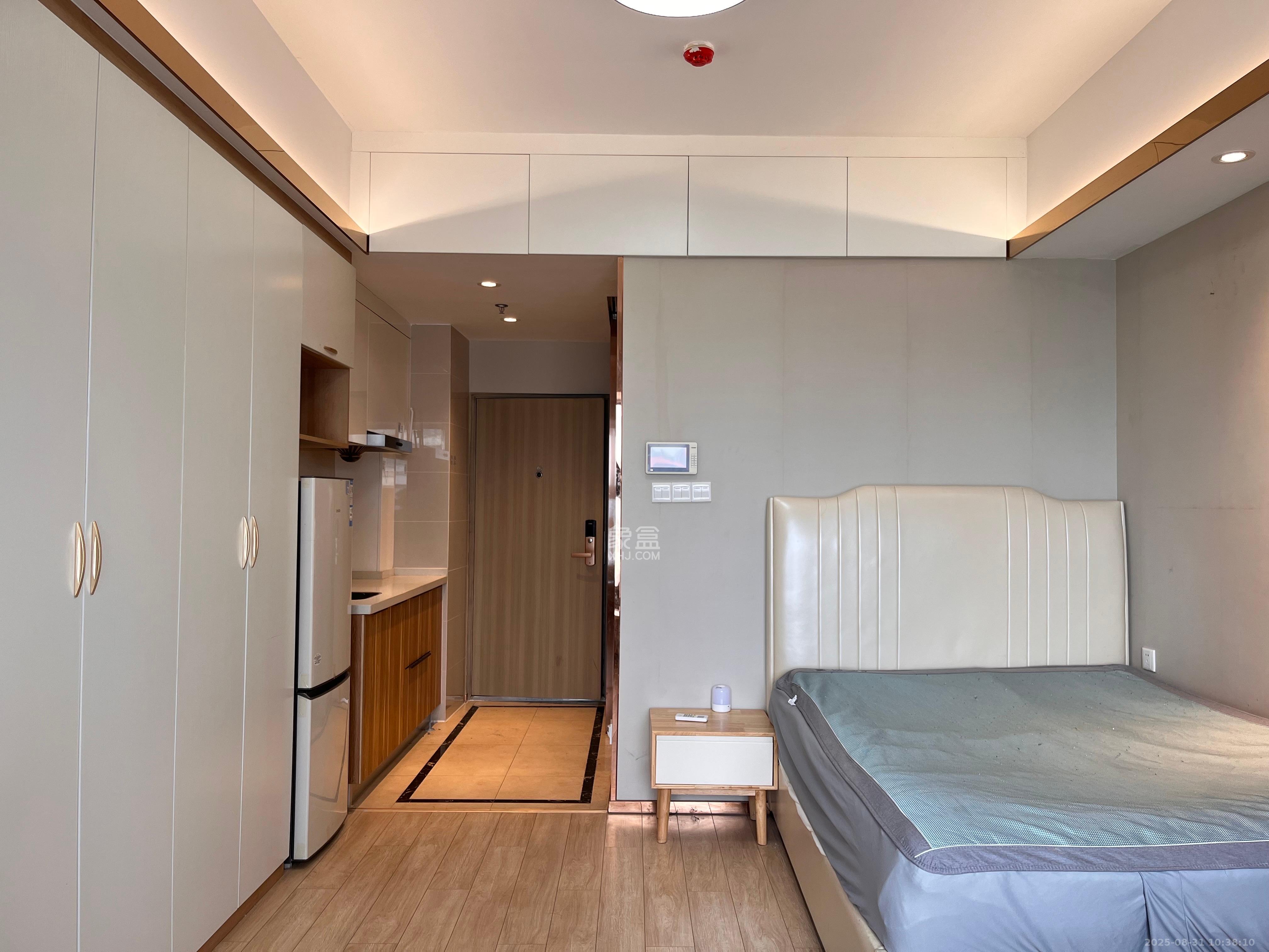 远洋外滩壹号 1室1厅1卫 2100.0元/月 远洋外滩壹号 1室1厅1卫 2100.0元/月室内图